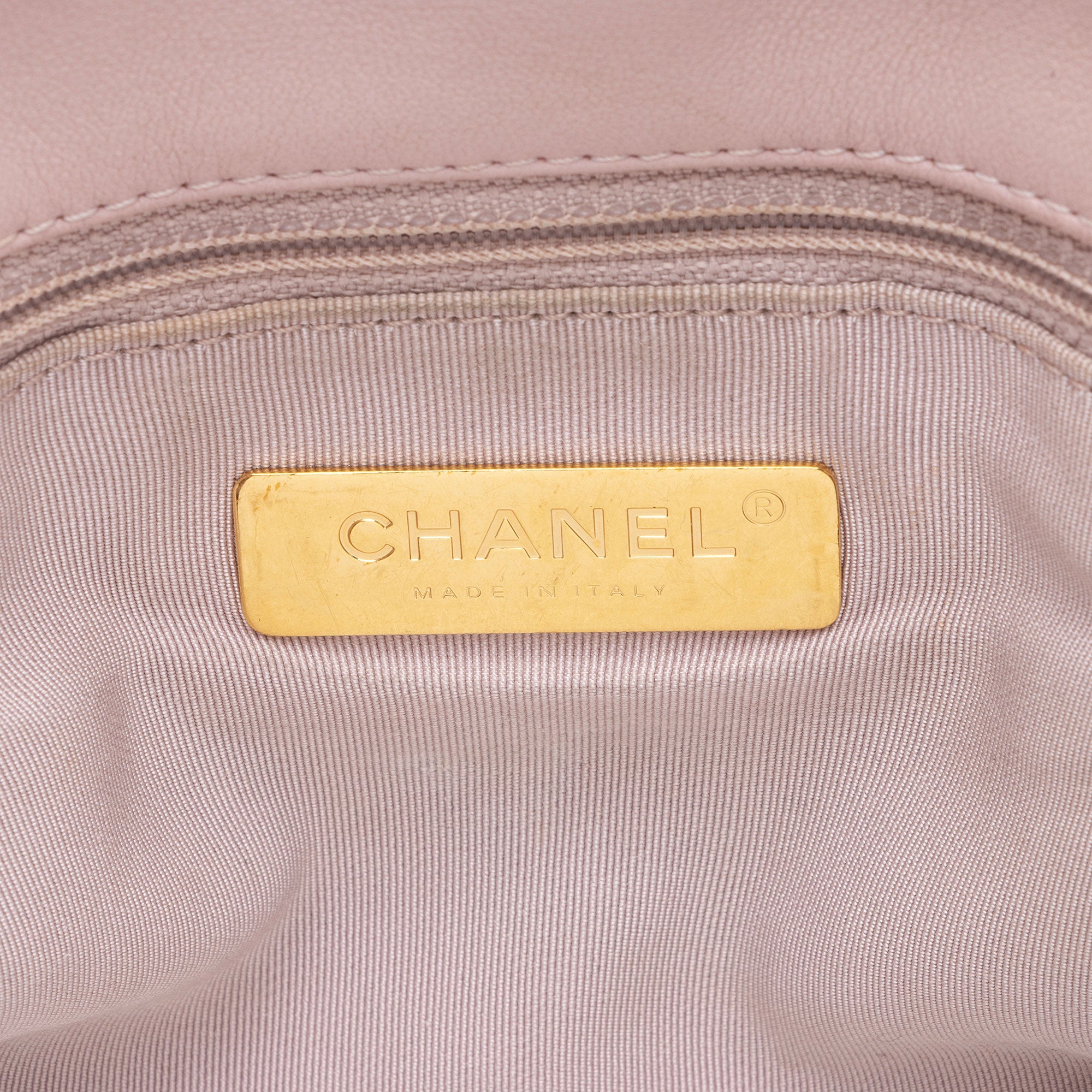 Chanel Lambskin 19 Medium Flap Shoulder Bag (SHF-YSbPqL)