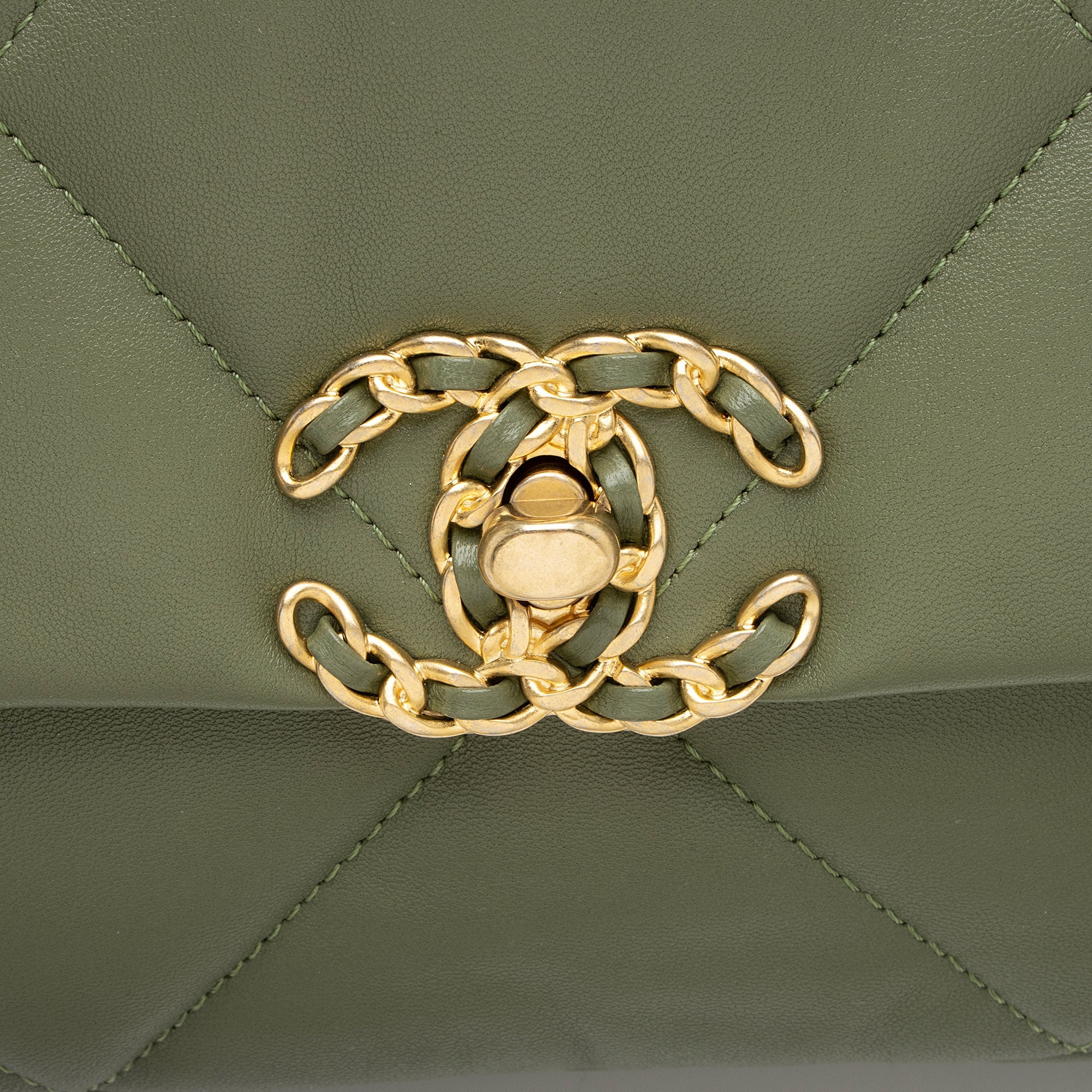 Chanel Lambskin 19 Medium Flap Shoulder Bag