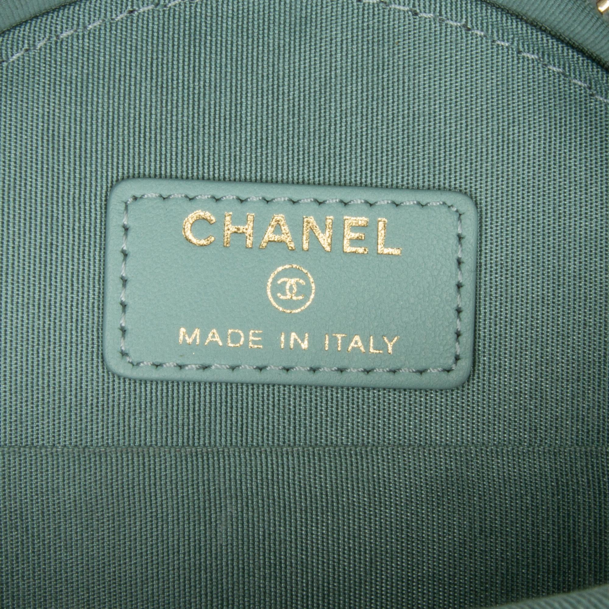 Chanel Lambskin 19 Round Clutch with Chain (SHG-LNLH4i)