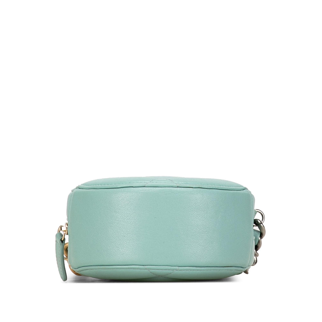 Chanel Lambskin 19 Round Clutch with Chain (SHG-wwM52A)