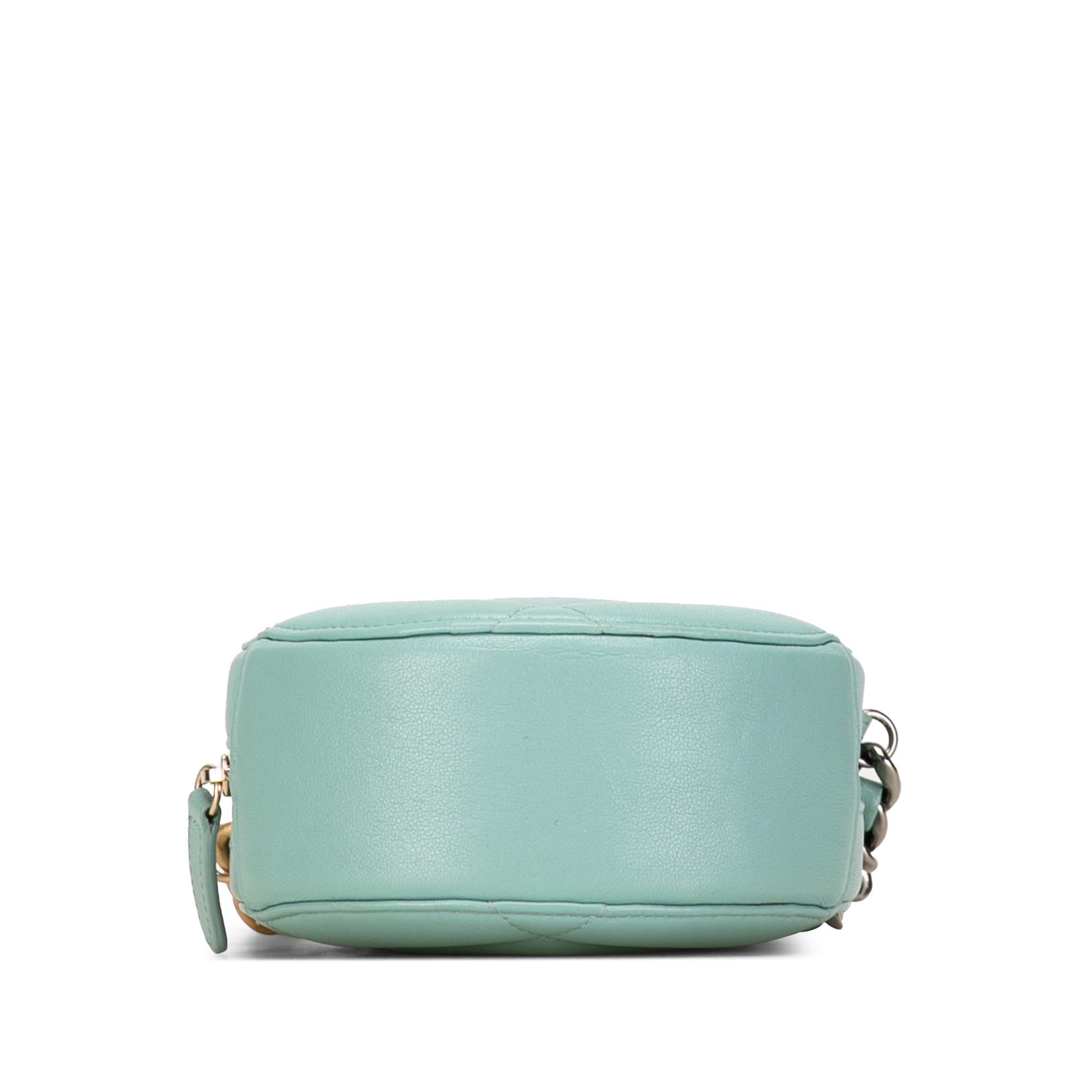 Chanel Lambskin 19 Round Clutch with Chain (SHG-wwM52A)
