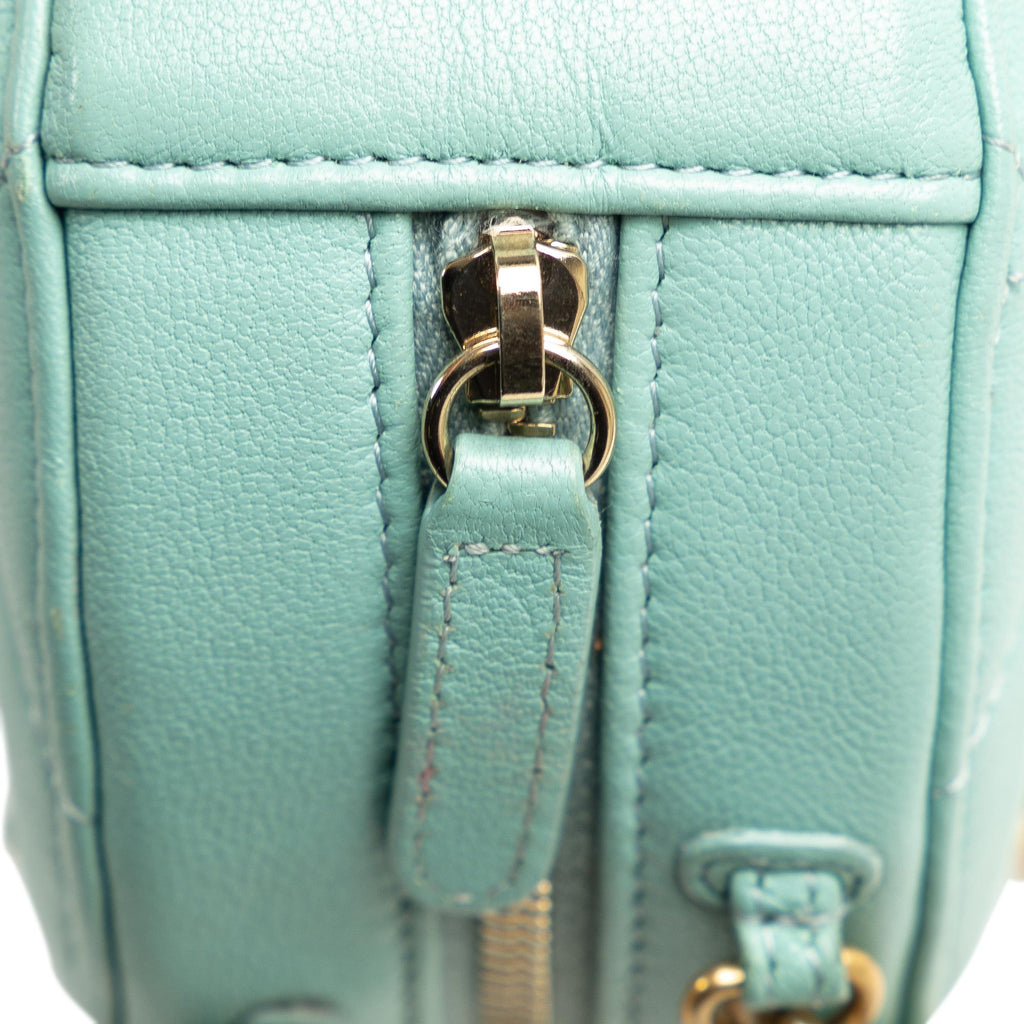Chanel Lambskin 19 Round Clutch with Chain (SHG-wwM52A)