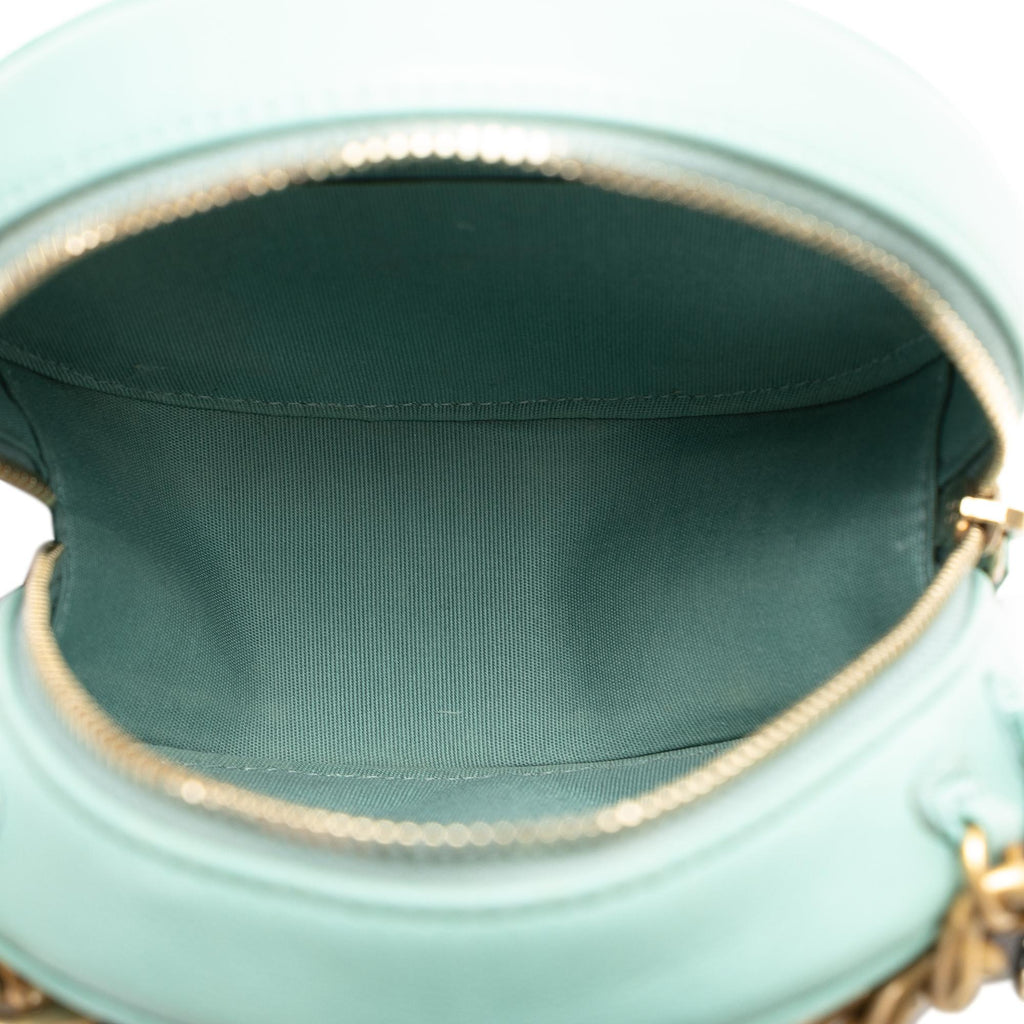 Chanel Lambskin 19 Round Clutch with Chain (SHG-wwM52A)