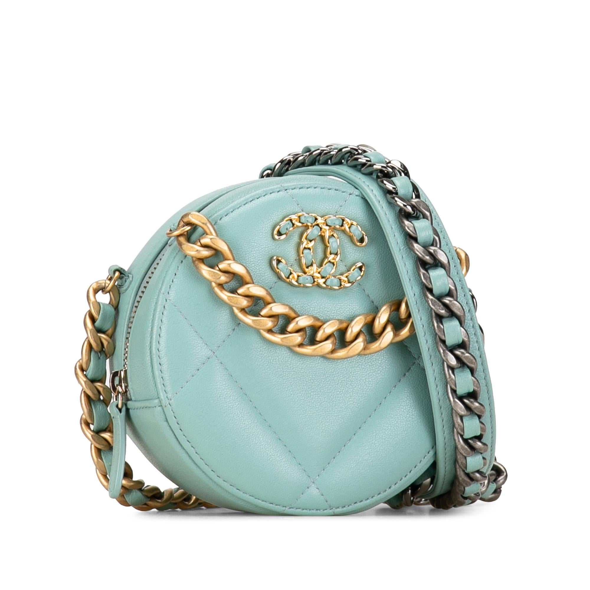 Chanel Lambskin 19 Round Clutch with Chain (SHG-wwM52A)