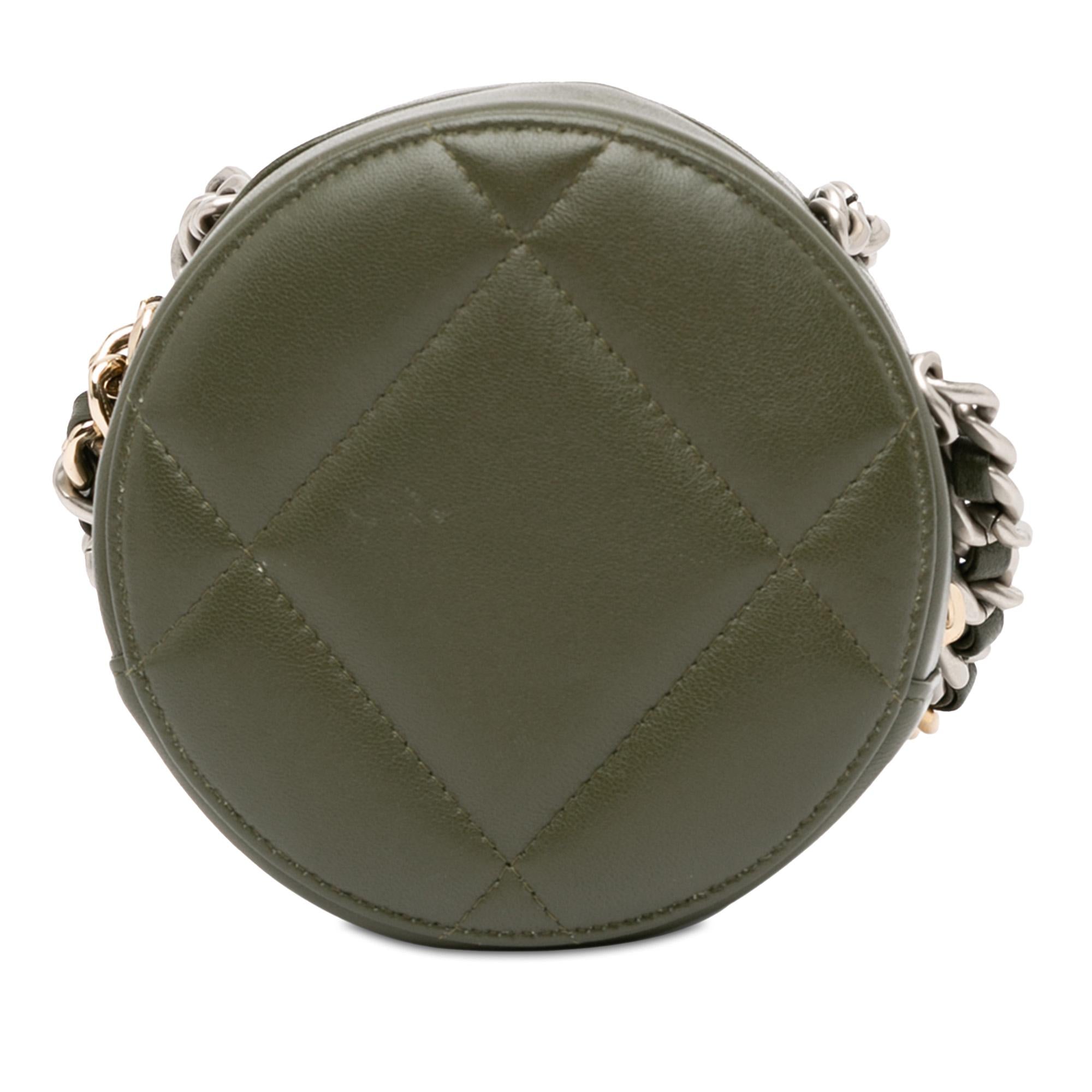 Chanel Lambskin 19 Round Clutch with Chain (SHG-AyshgD)