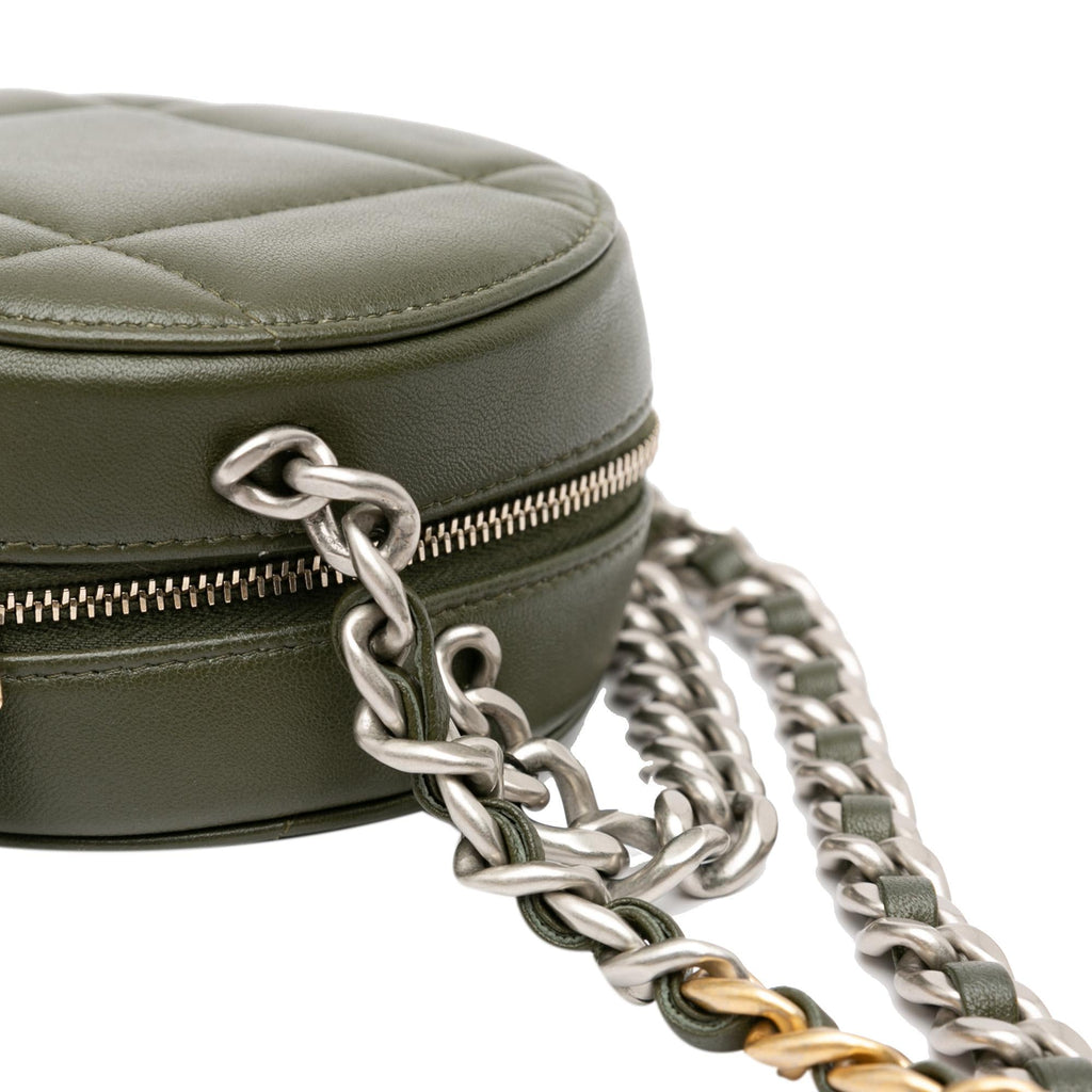 Chanel Lambskin 19 Round Clutch with Chain (SHG-AyshgD)