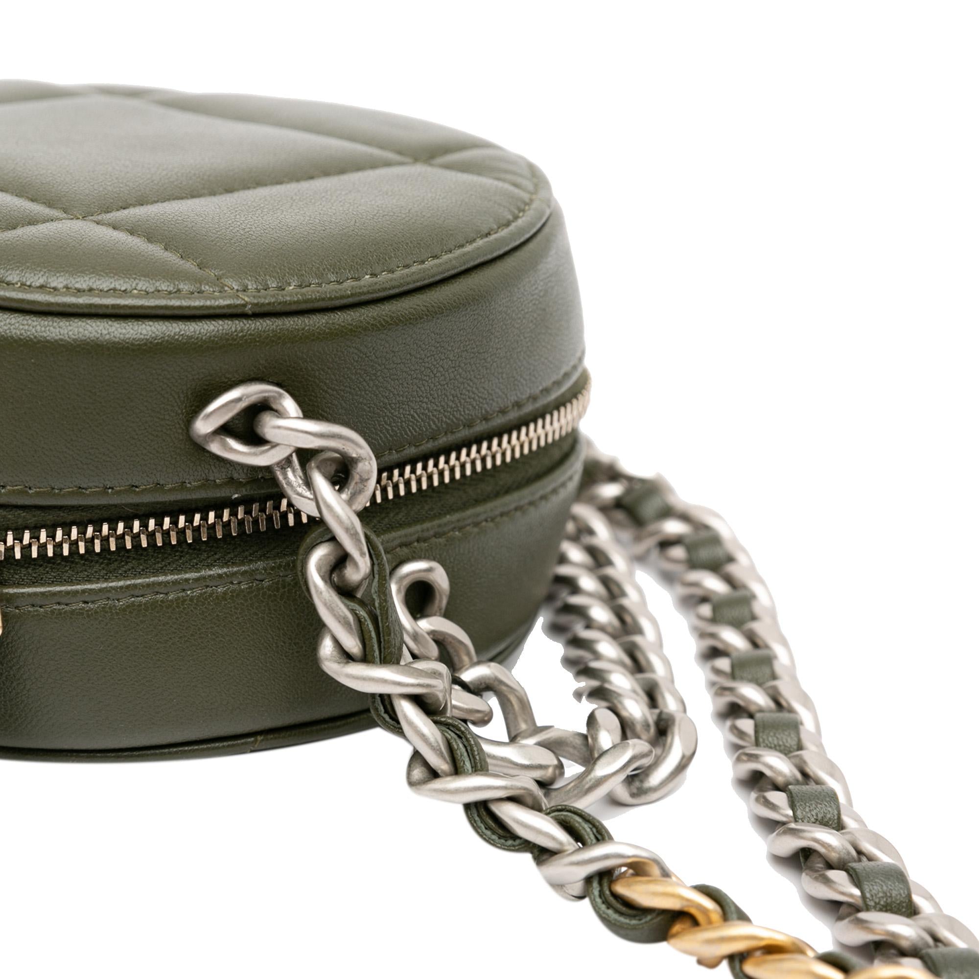 Chanel Lambskin 19 Round Clutch with Chain (SHG-AyshgD)