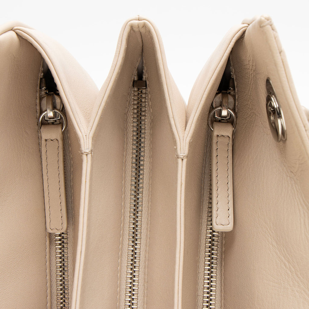 Chanel Lambskin CC Accordion Trio Zipped Tote (SHF-wYNTLe)