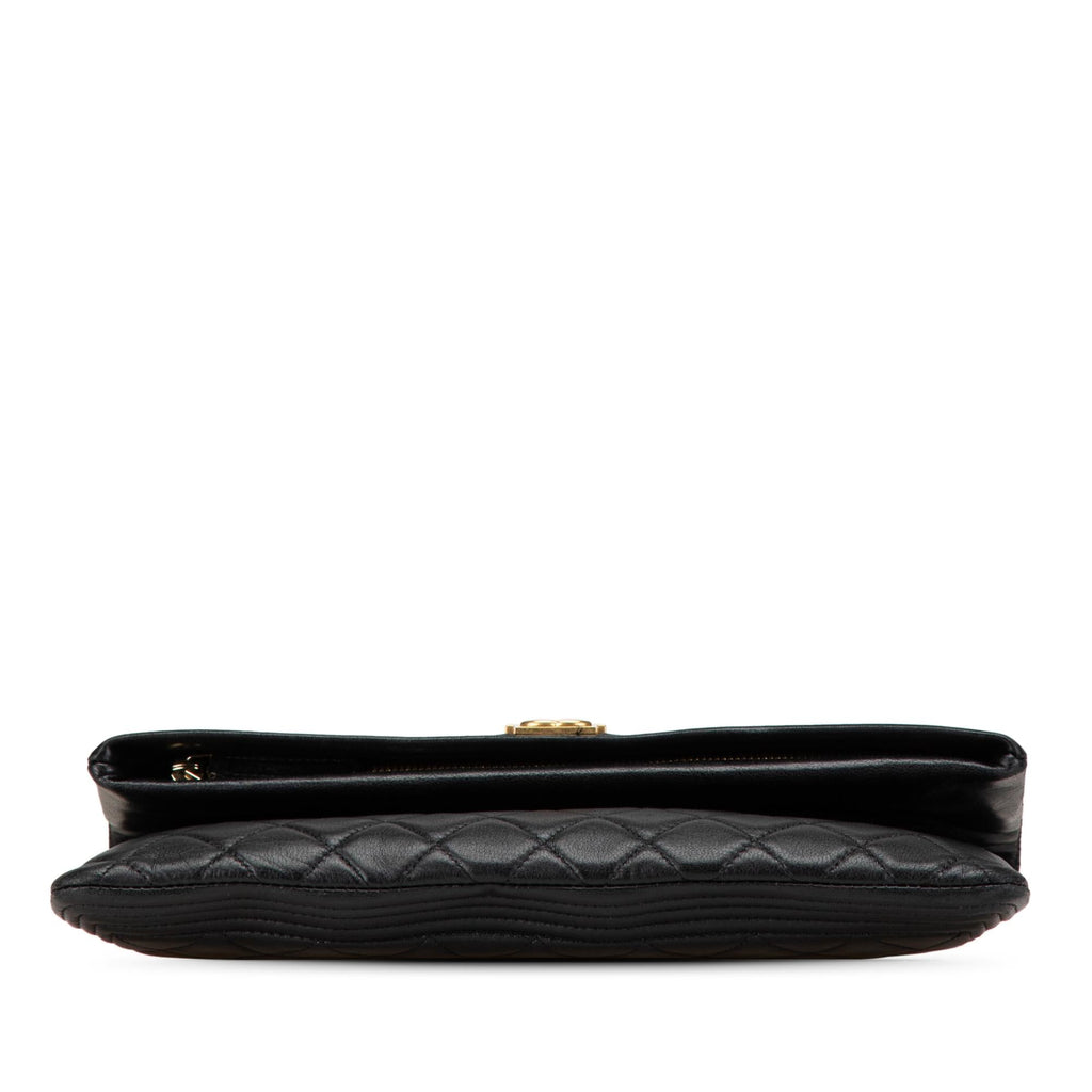 Chanel Lambskin Boy Foldover Clutch (SHG-IicQ7k)