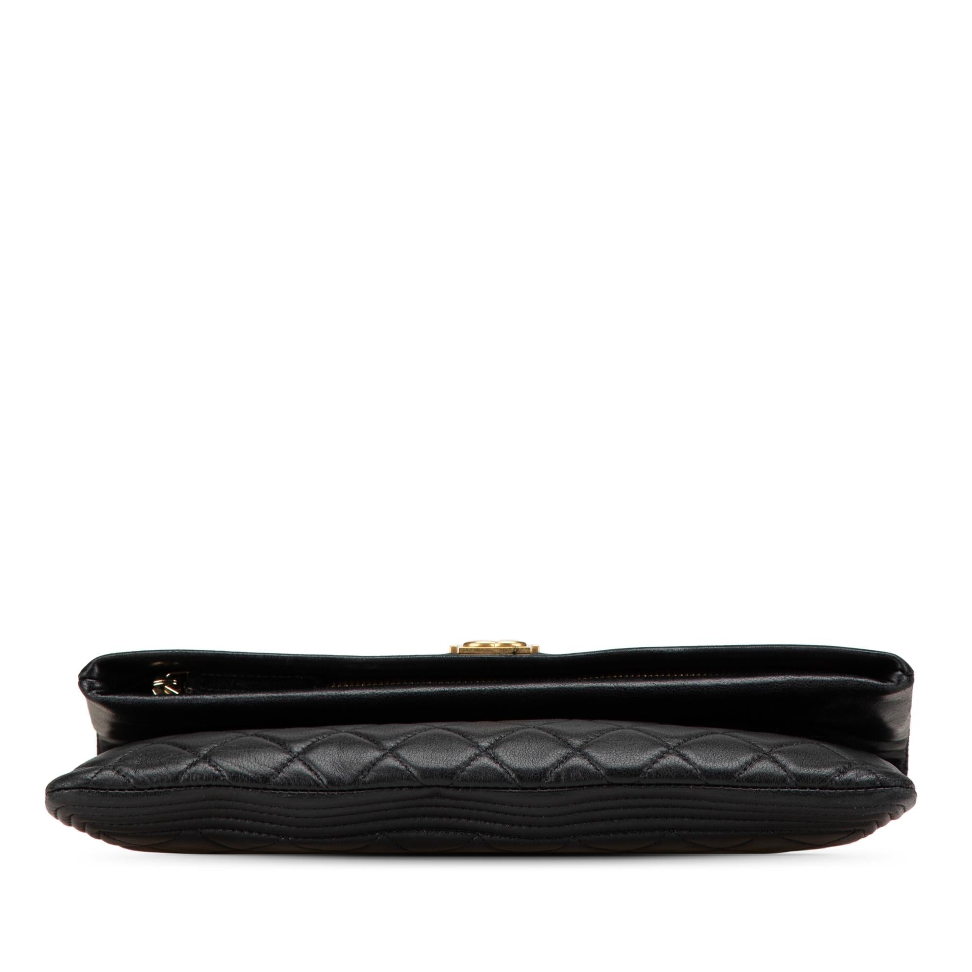Chanel Lambskin Boy Foldover Clutch (SHG-IicQ7k)