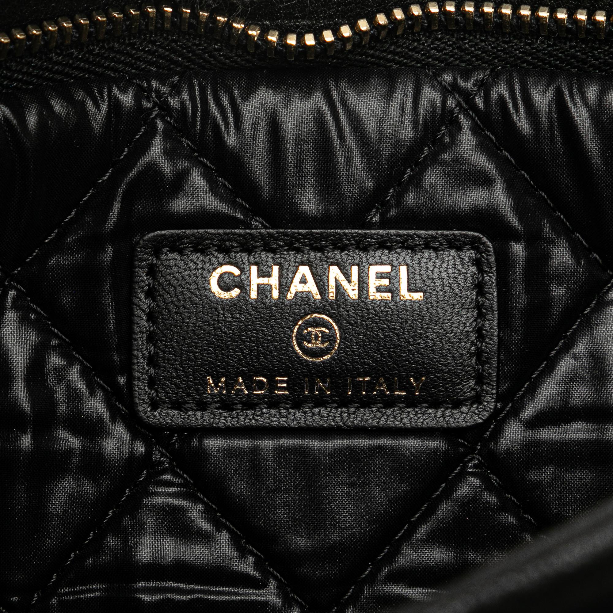 Chanel Lambskin Boy Foldover Clutch (SHG-IicQ7k)