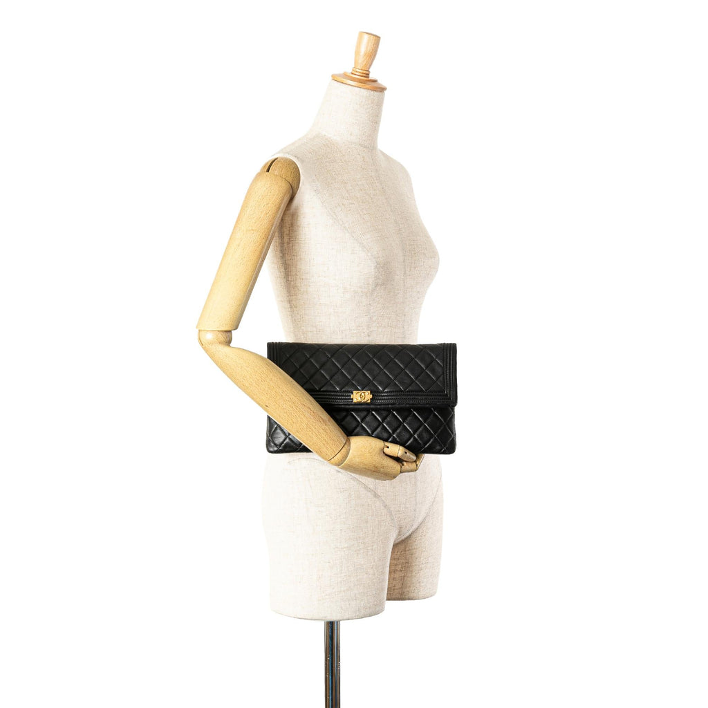 Chanel Lambskin Boy Foldover Clutch (SHG-IicQ7k)