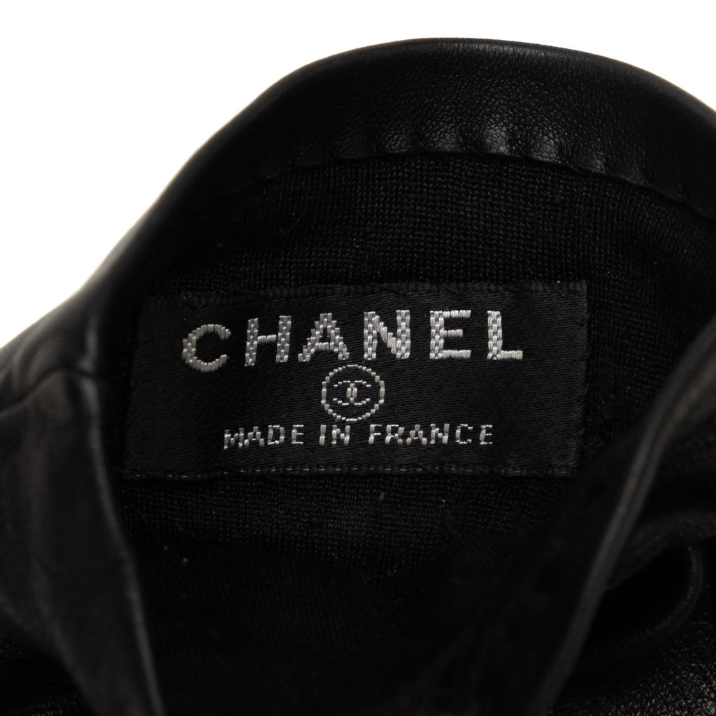 Chanel Lambskin CC Chain Link Gloves (SHG-jpfARh)