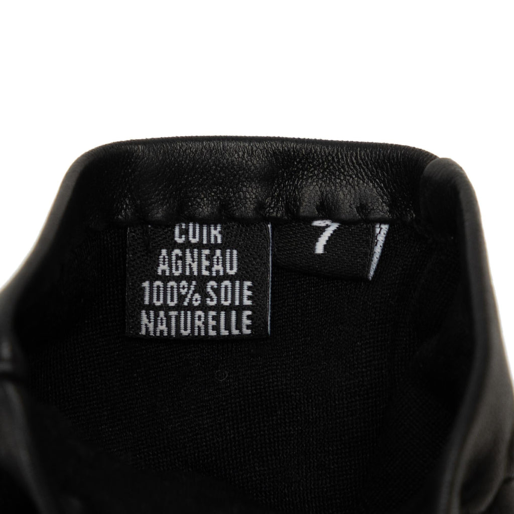 Chanel Lambskin CC Chain Link Gloves (SHG-jpfARh)