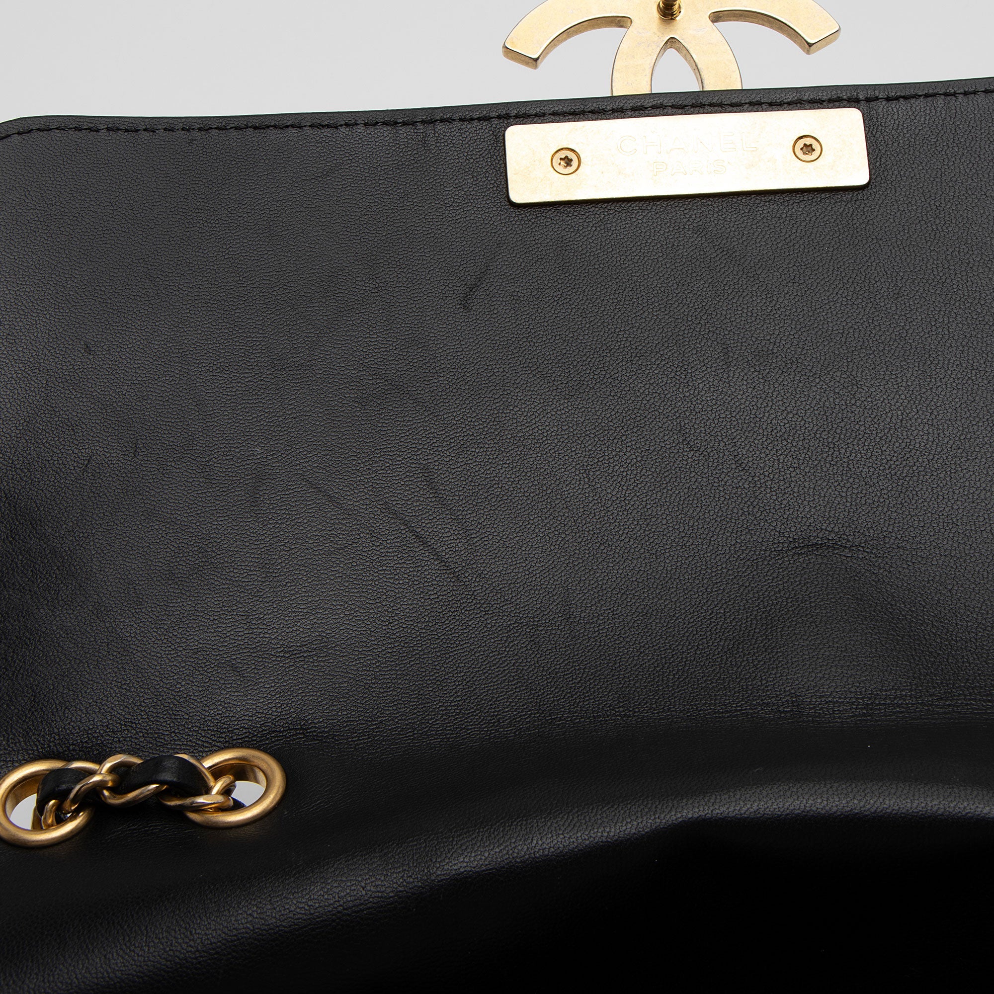 Chanel Lambskin CC Chic Medium Flap Bag (SHF-JgVtpv)