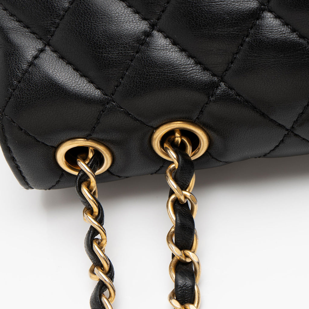 Chanel Lambskin CC Chic Medium Flap Bag (SHF-JgVtpv)