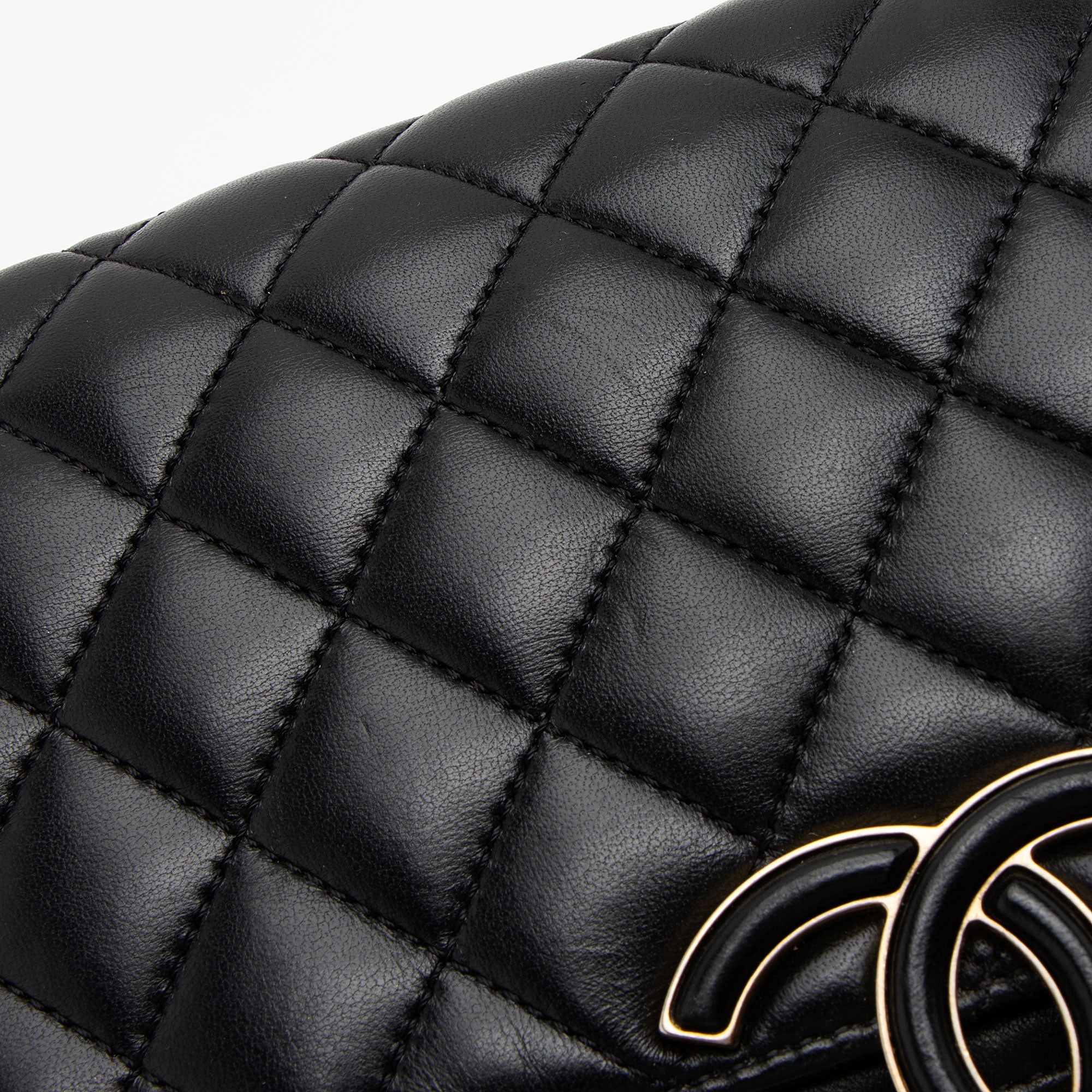 Chanel Lambskin CC Chic Medium Flap Bag (SHF-JgVtpv)