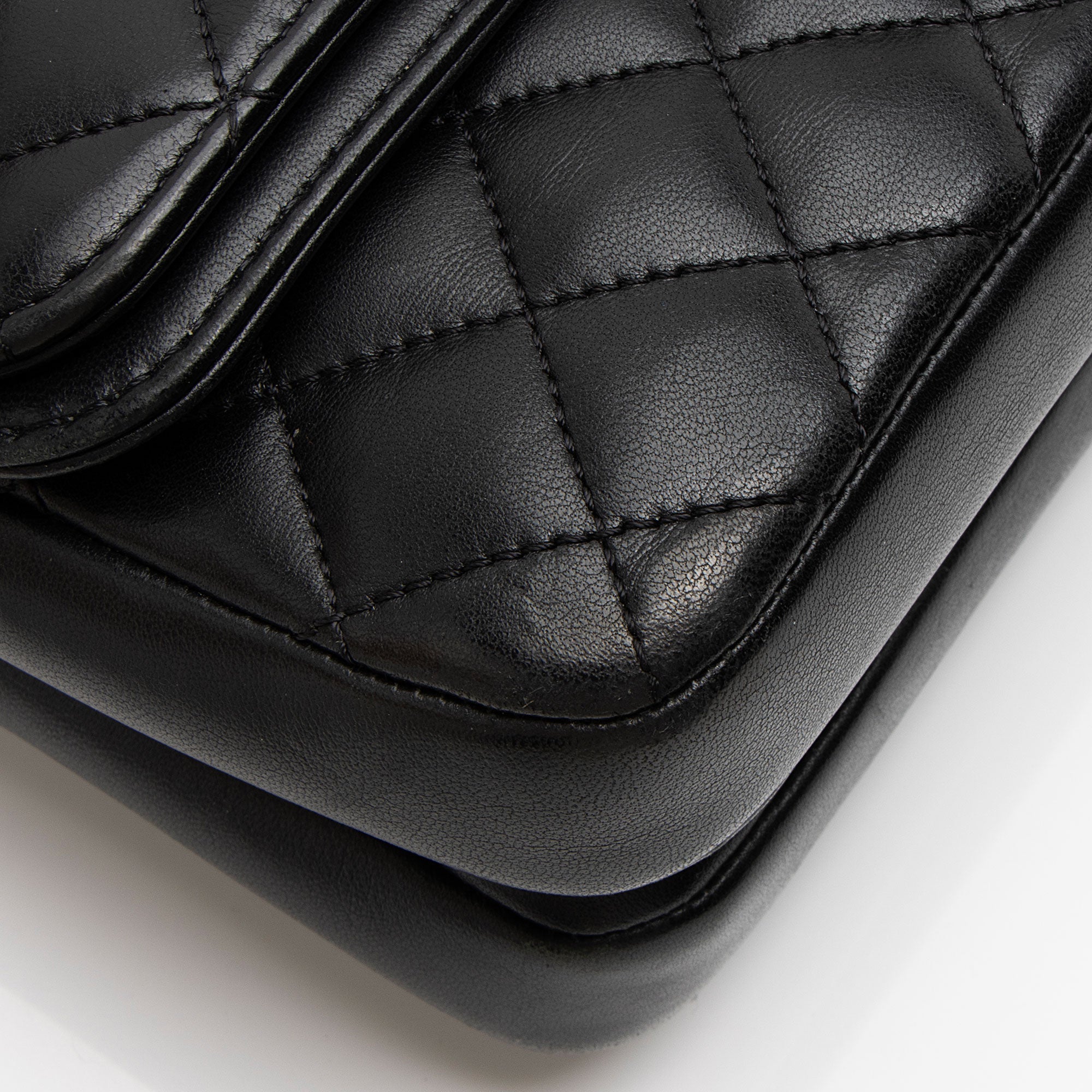 Chanel Lambskin CC Chic Medium Flap Bag (SHF-JgVtpv)