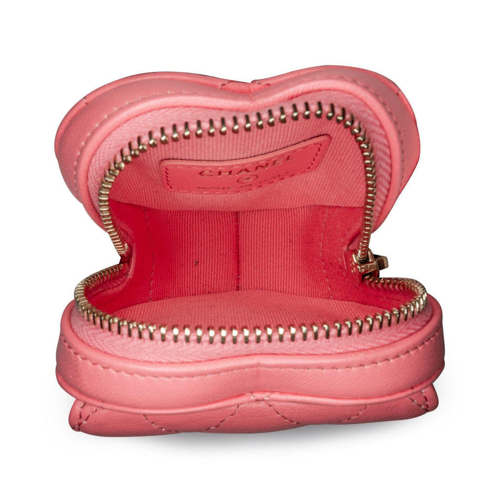 Chanel Lambskin CC In Love Heart Zipped Arm Coin Purse (SHG-soOGdf)