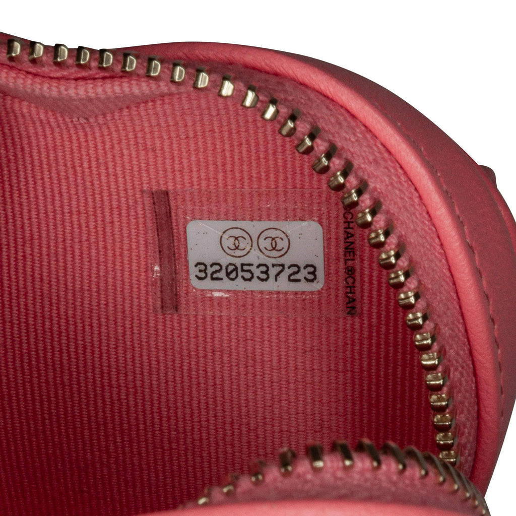 Chanel Lambskin CC In Love Heart Zipped Arm Coin Purse (SHG-soOGdf)