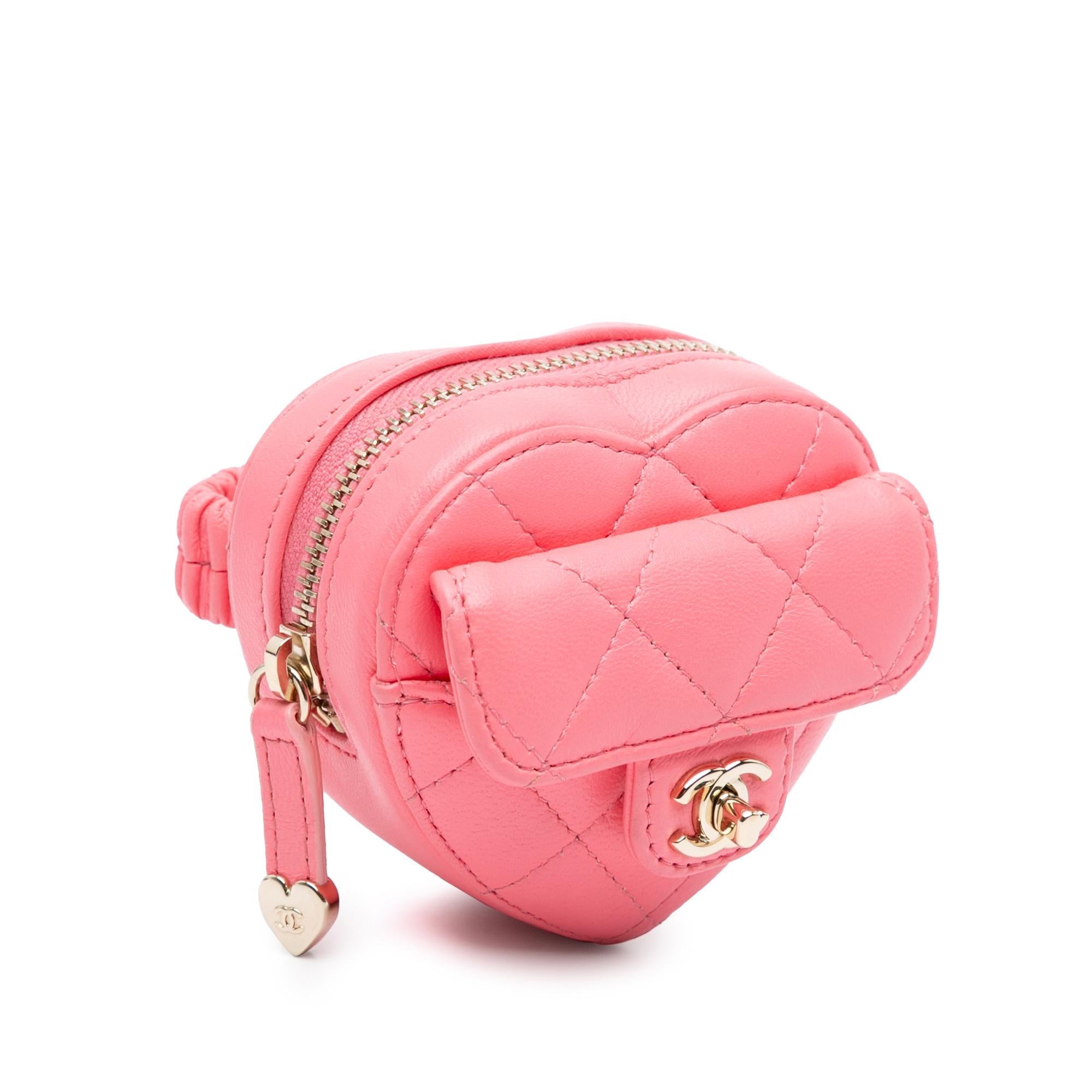 Chanel Lambskin CC In Love Heart Zipped Arm Coin Purse (SHG-soOGdf)
