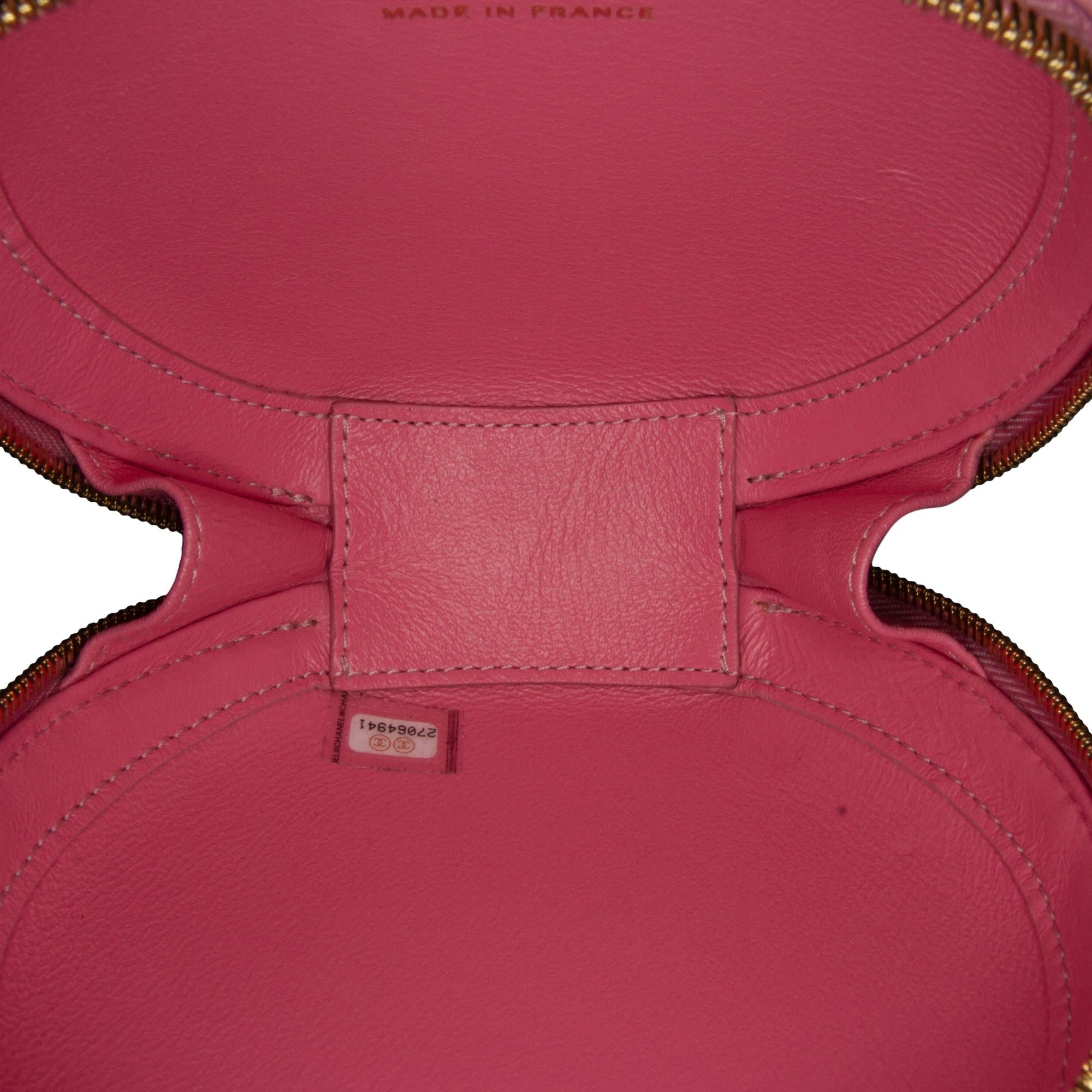 Chanel Lambskin CC Round Chain Crossbody (SHG-J2fPQX)