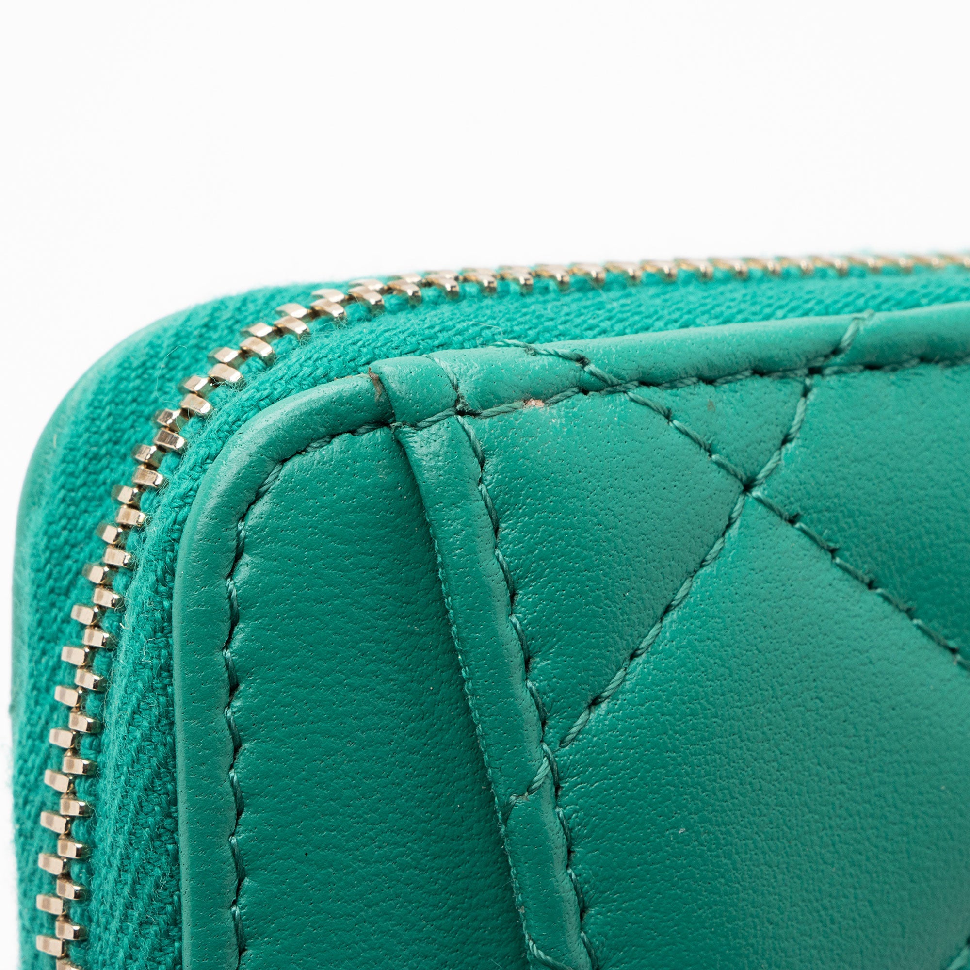 Chanel Lambskin CC Zip Around Card Case (SHF-kPLZP1)
