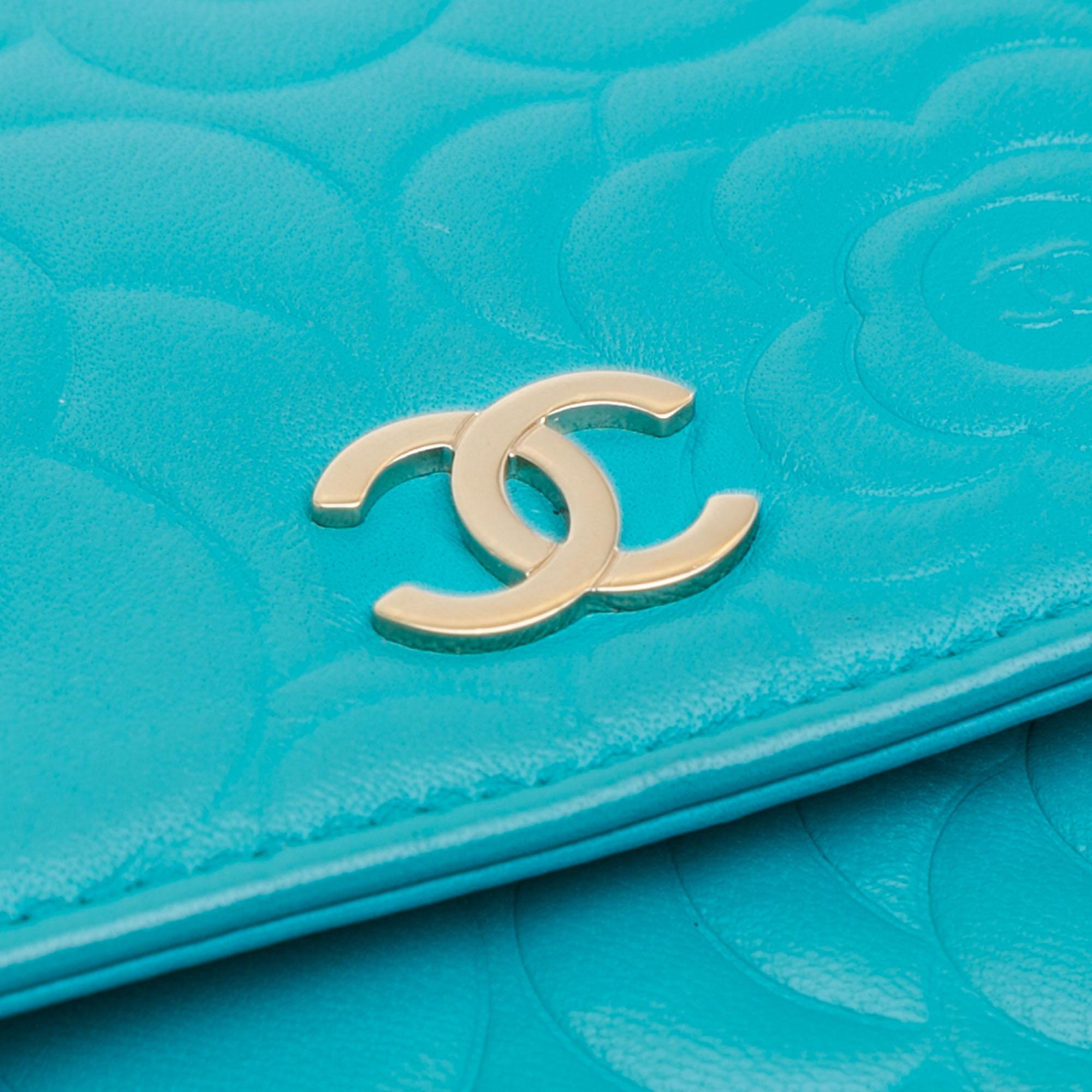 Chanel Lambskin Camellia Embossed Wallet On Chain (SHG-mlSvTa)
