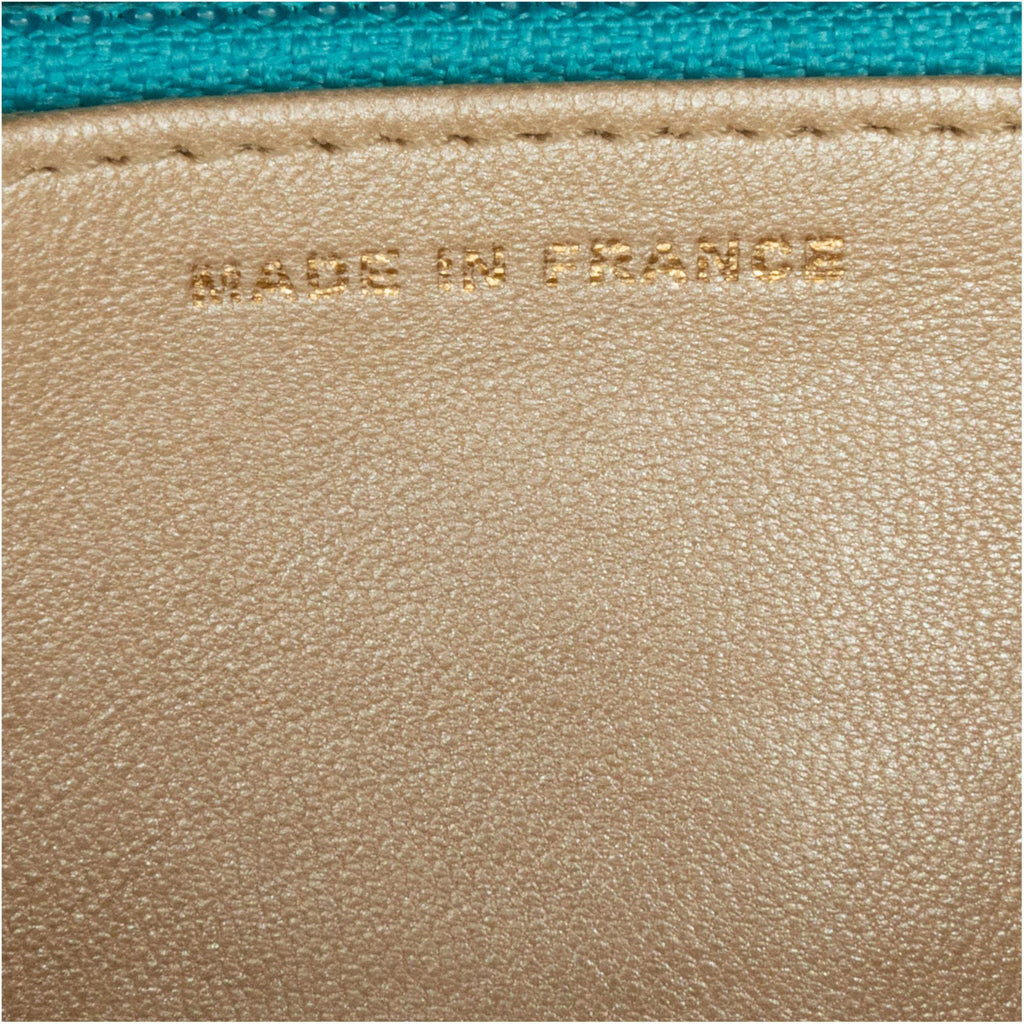 Chanel Lambskin Camellia Embossed Wallet On Chain (SHG-mlSvTa)