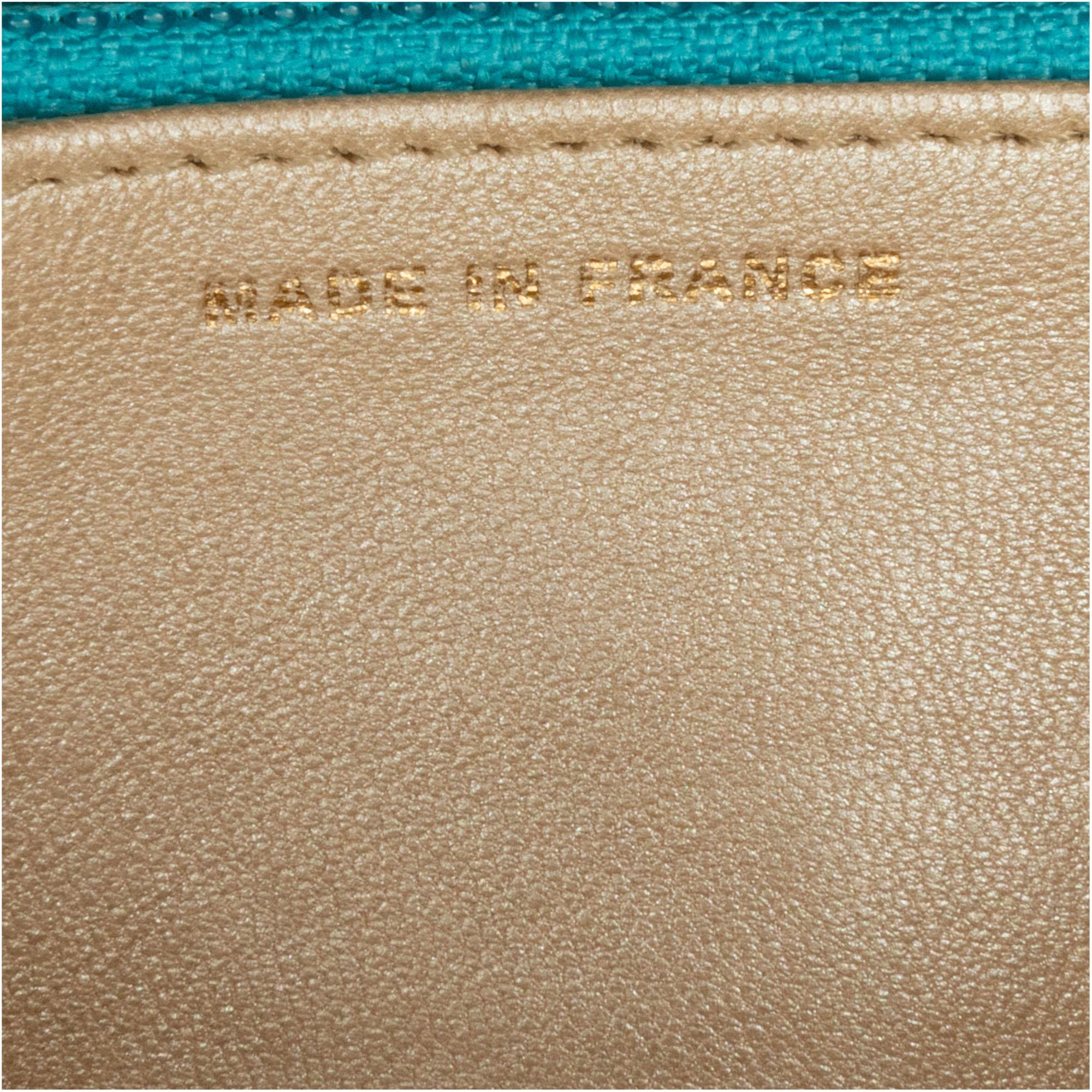 Chanel Lambskin Camellia Embossed Wallet On Chain (SHG-mlSvTa)