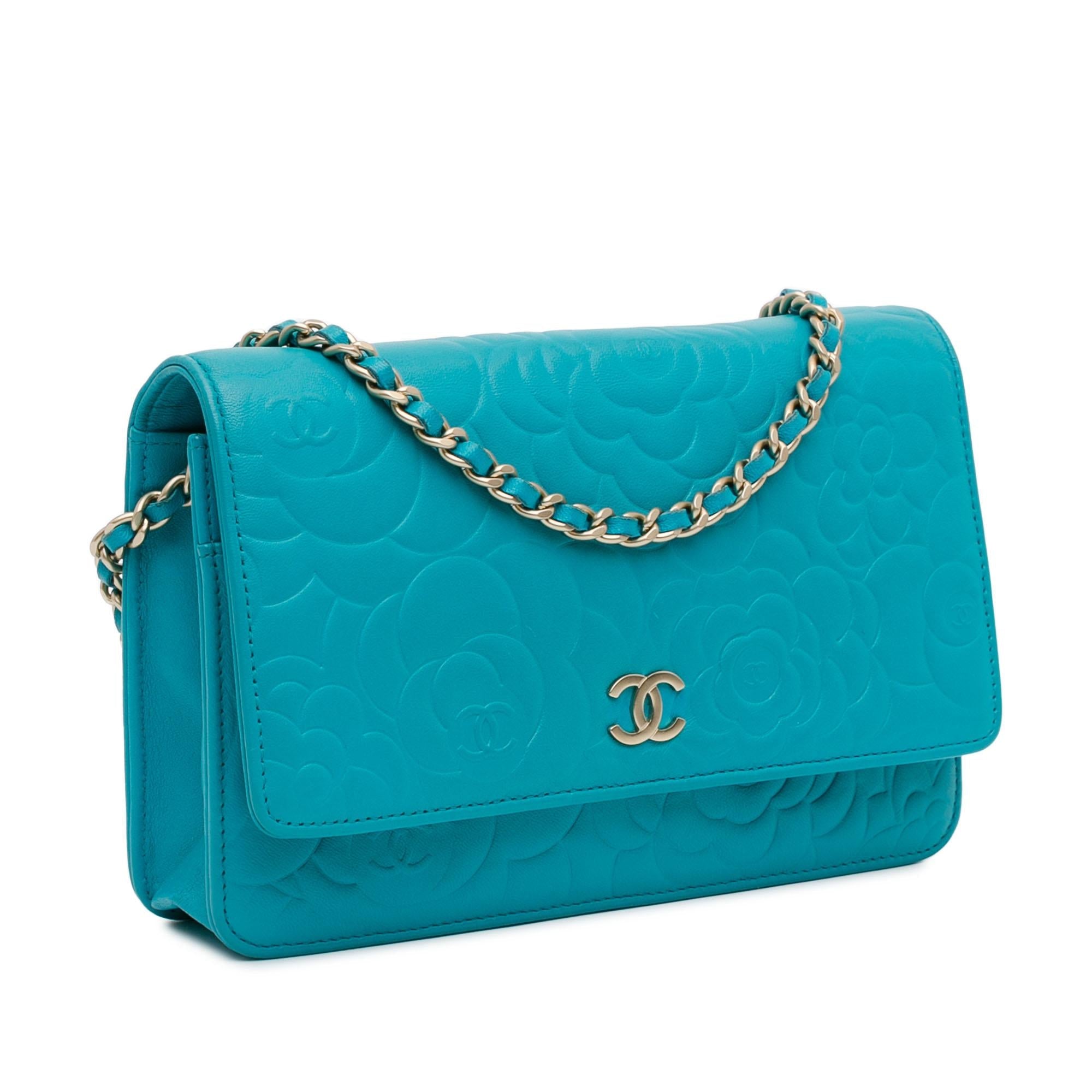 Chanel Lambskin Camellia Embossed Wallet On Chain (SHG-mlSvTa)