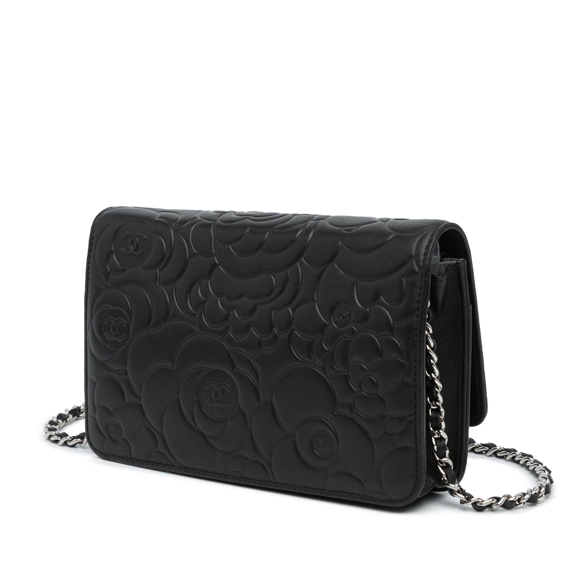 Chanel Lambskin Camellia Embossed Wallet On Chain (SHG-Jgwe48)