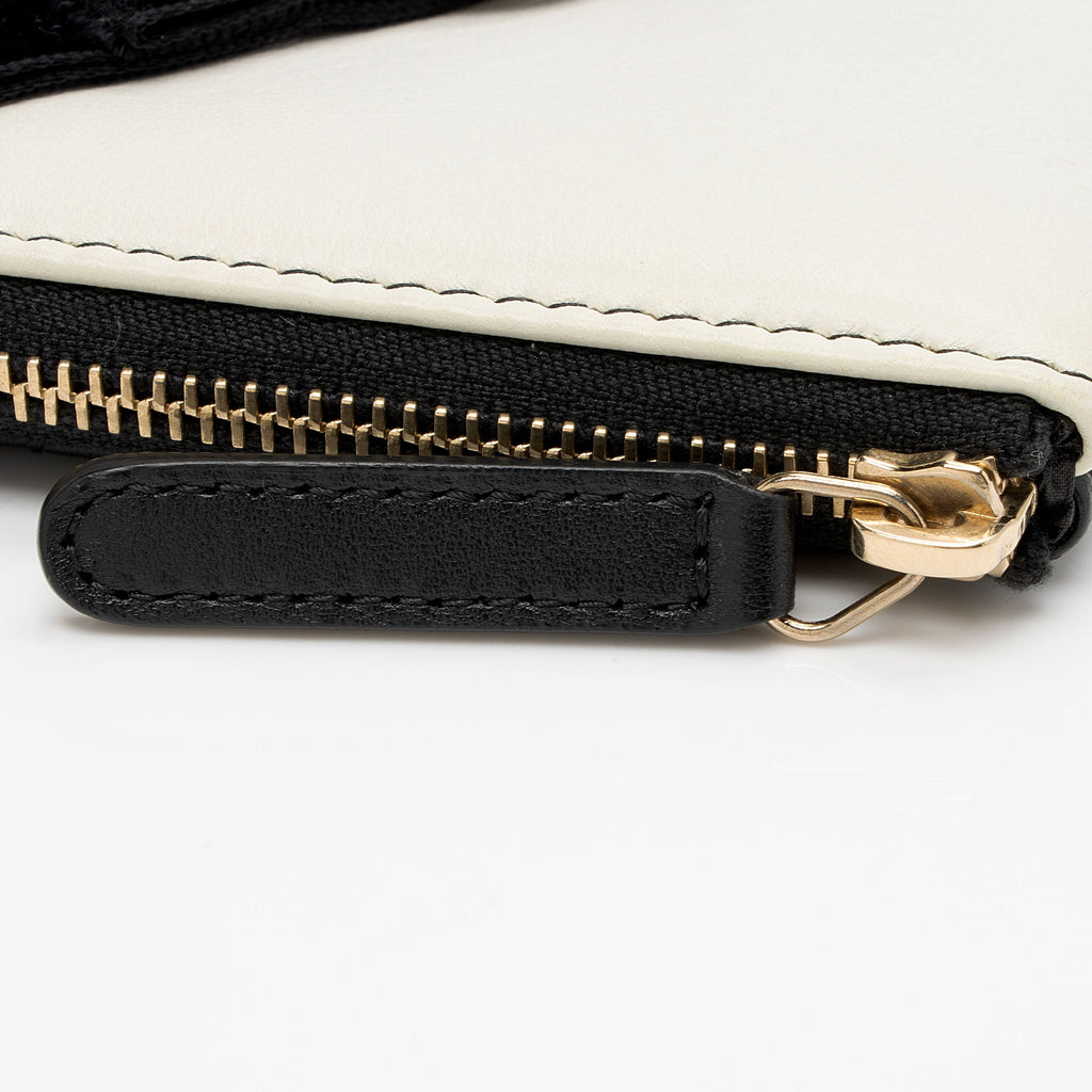 Chanel Lambskin Camellia Medium O-Case (SHF-mX1U89)