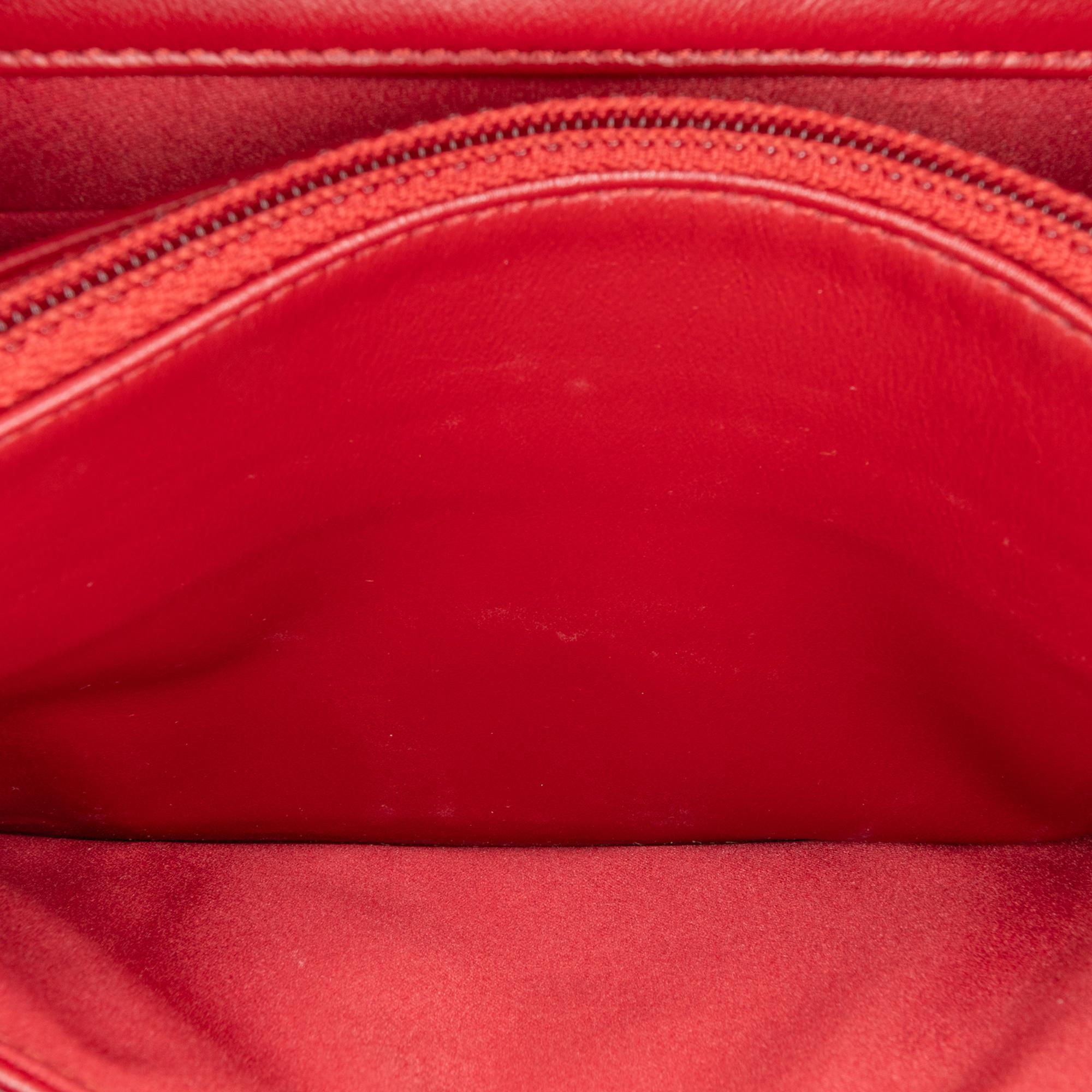Chanel Lambskin Camellia Wallet On Chain (SHG-XAX1xo)