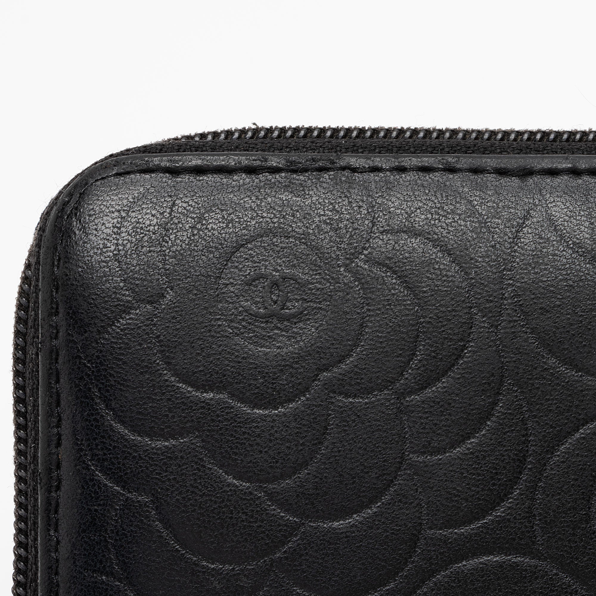Chanel Lambskin Camellia Zip Around Wallet (SHF-fpP10f)