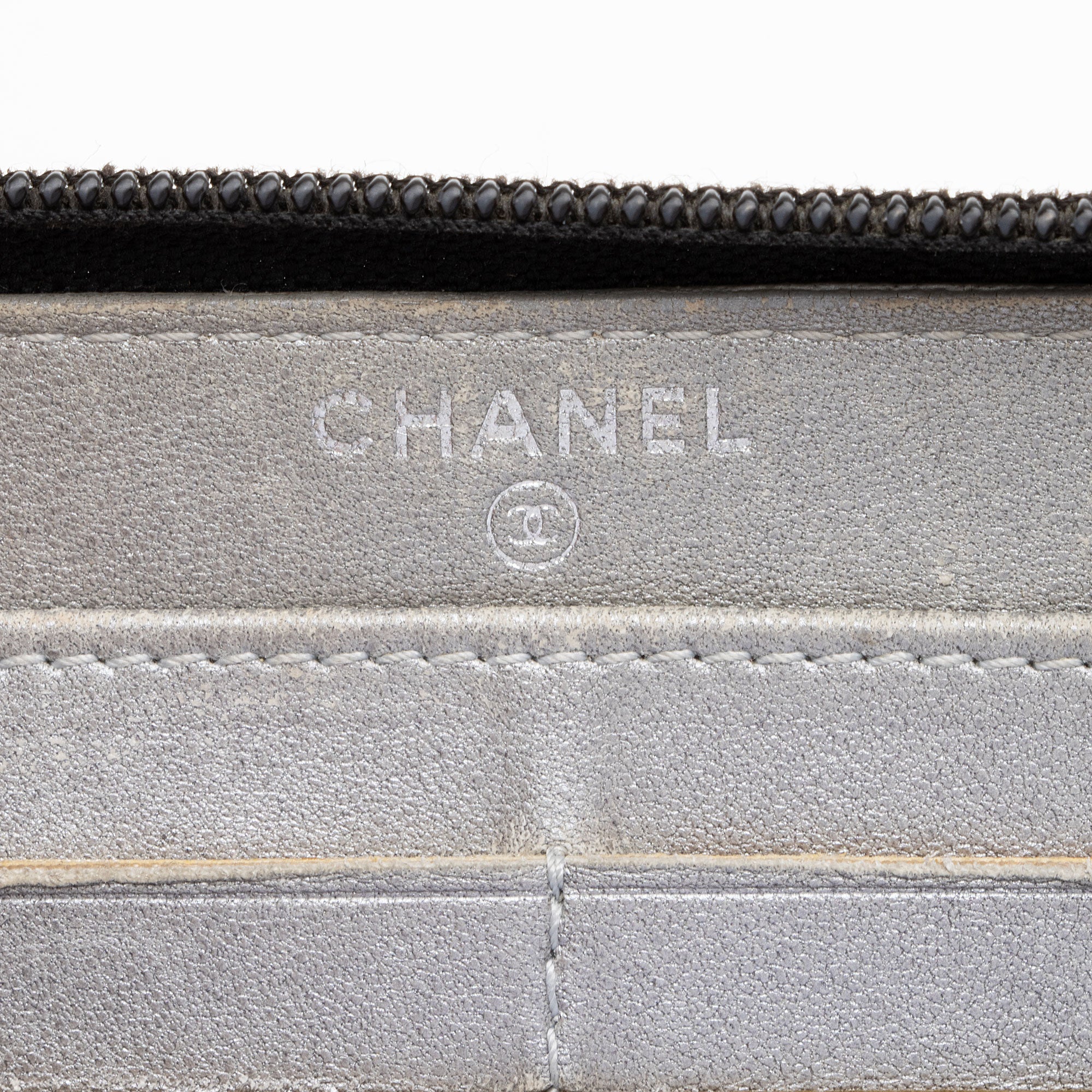 Chanel Lambskin Camellia Zip Around Wallet (SHF-fpP10f)