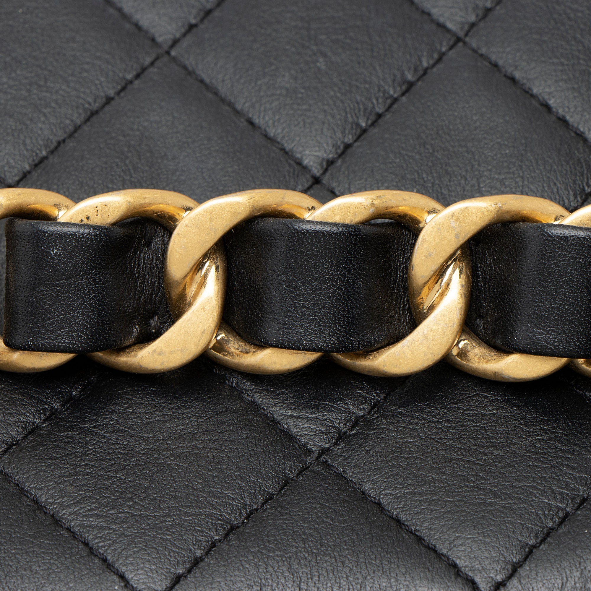 Chanel Lambskin CC Chain Bar Small Vanity Case