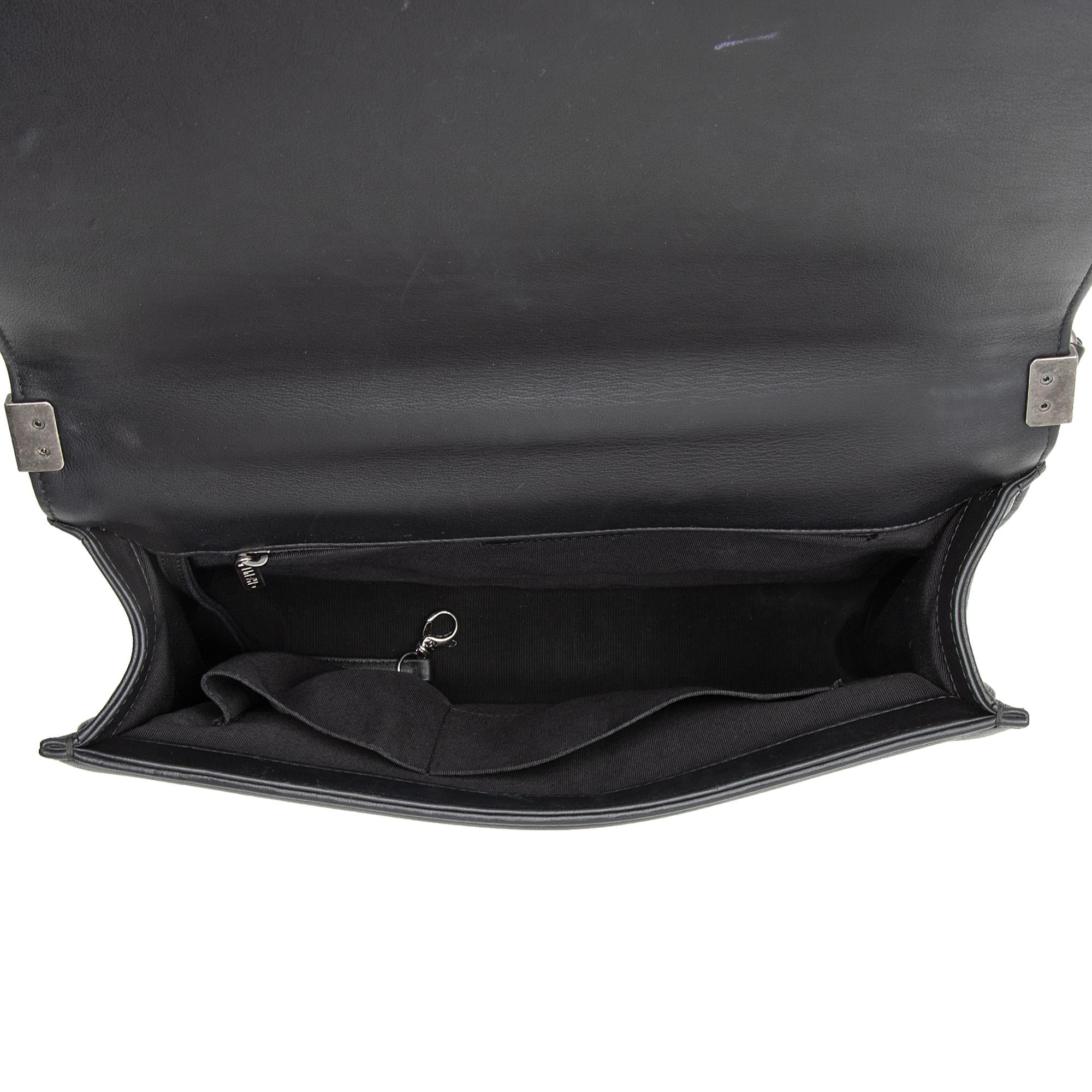 Chanel Lambskin Chevron Large Boy Bag (SHF-22909)