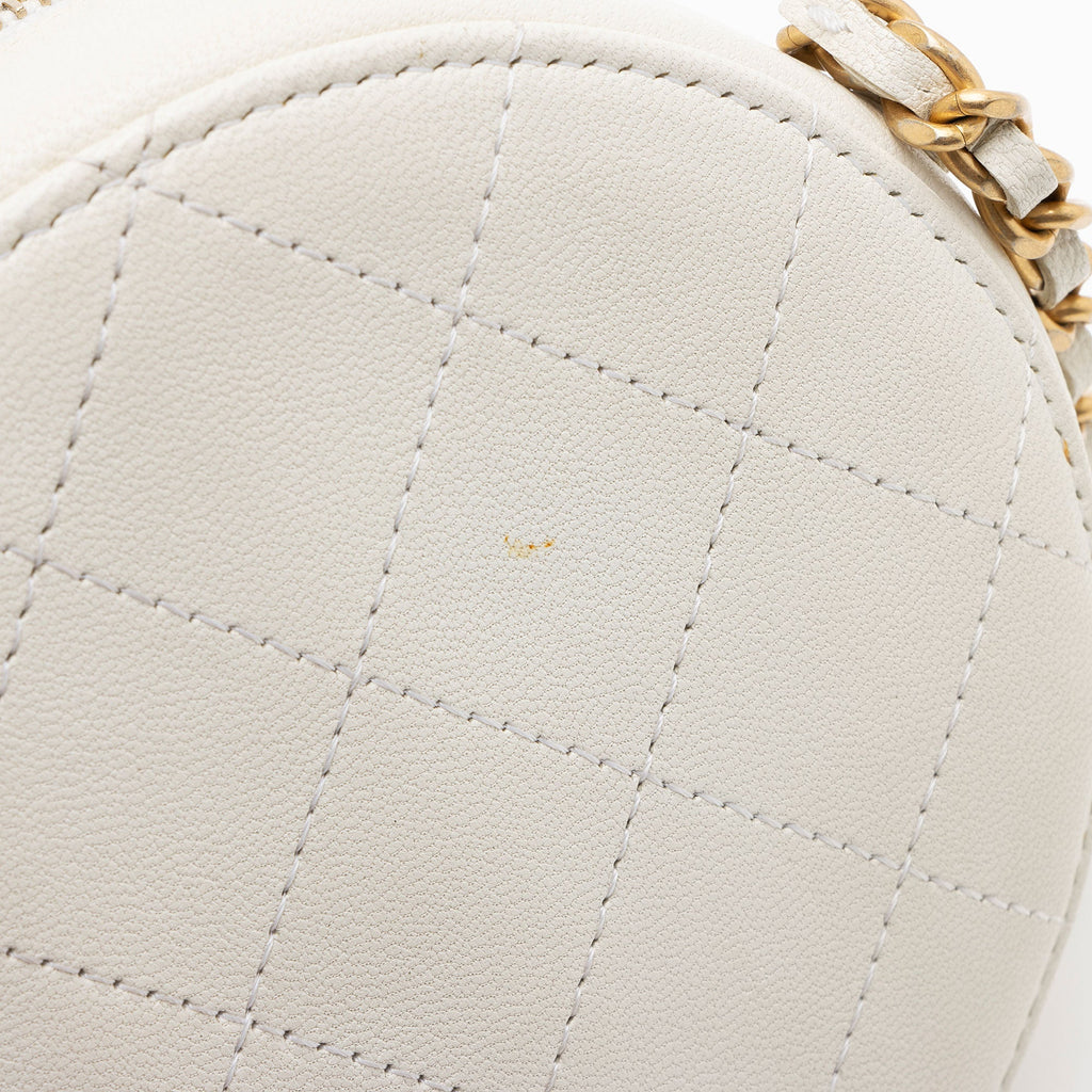 Chanel Lambskin Chic Pearls Round Clutch with Chain