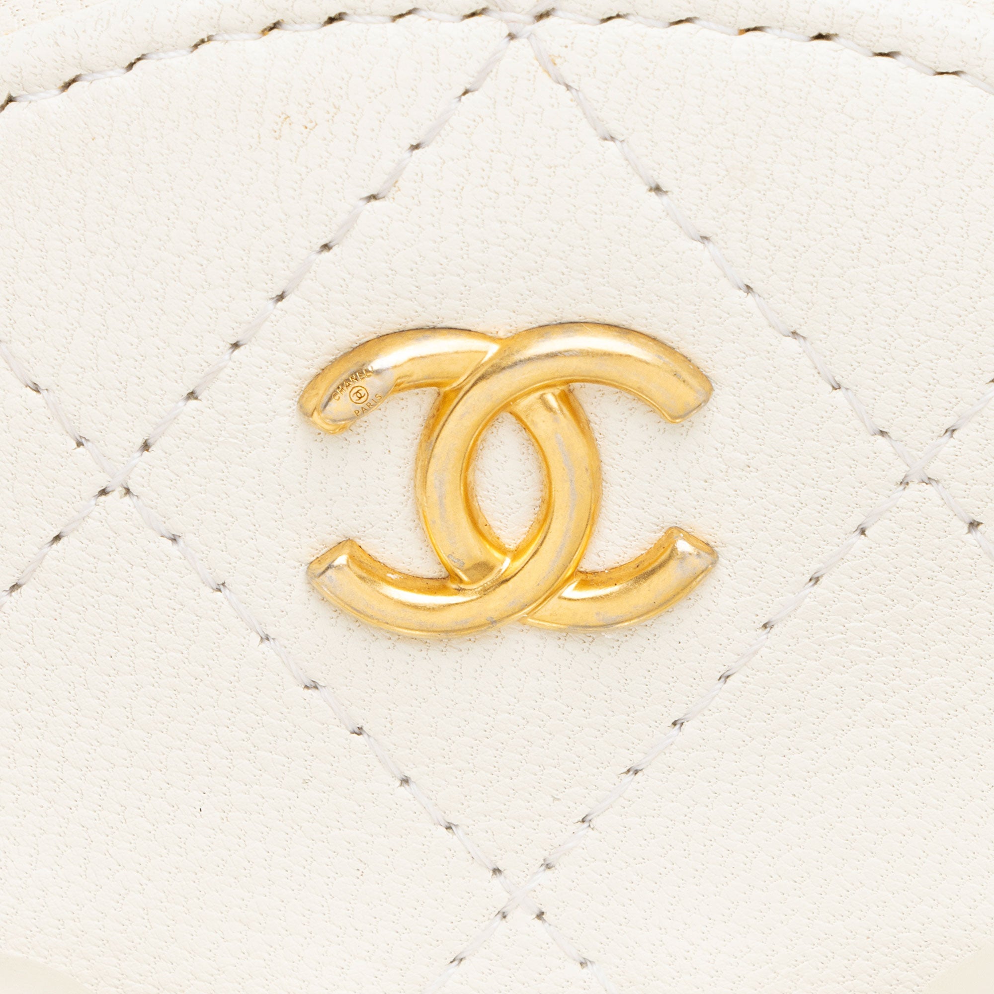Chanel Lambskin Chic Pearls Round Clutch with Chain