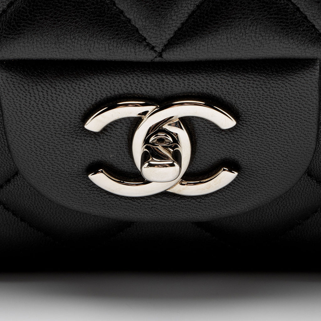 Chanel Lambskin Classic Maxi Single Flap Bag (SHF-zrKD0o)