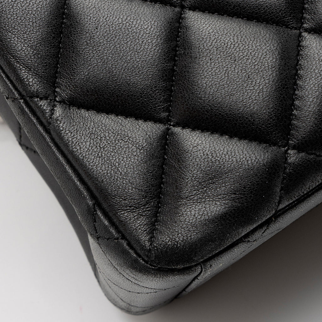 Chanel Lambskin Classic Maxi Single Flap Bag (SHF-zrKD0o)