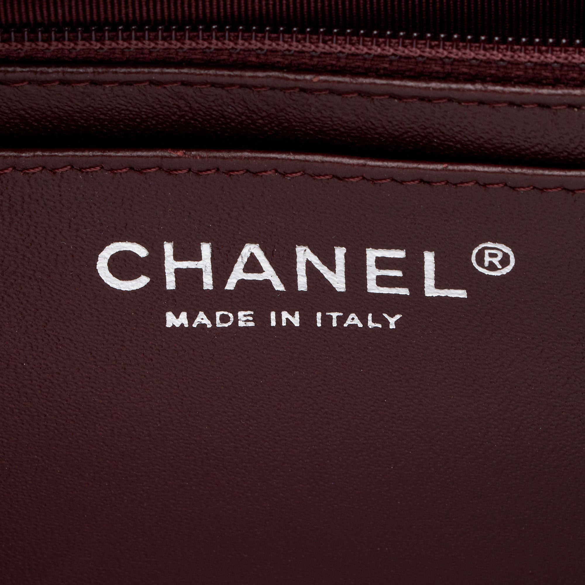 Chanel Lambskin Classic Maxi Single Flap Bag (SHF-zrKD0o)