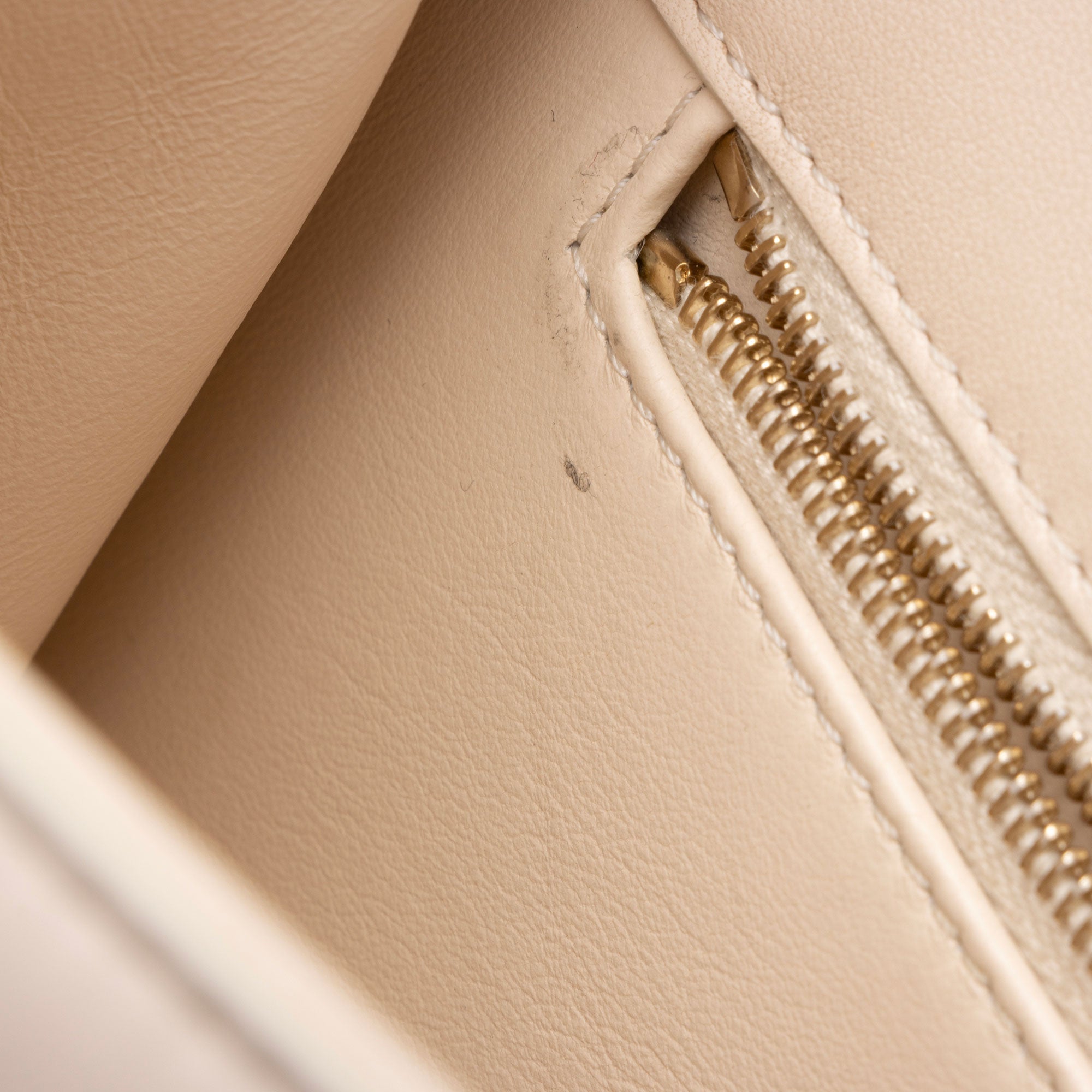 Chanel Lambskin Coco Lux Medium Flap Bag (SHF-mhN1qb)