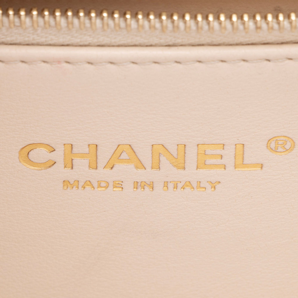 Chanel Lambskin Coco Lux Medium Flap Bag (SHF-mhN1qb)
