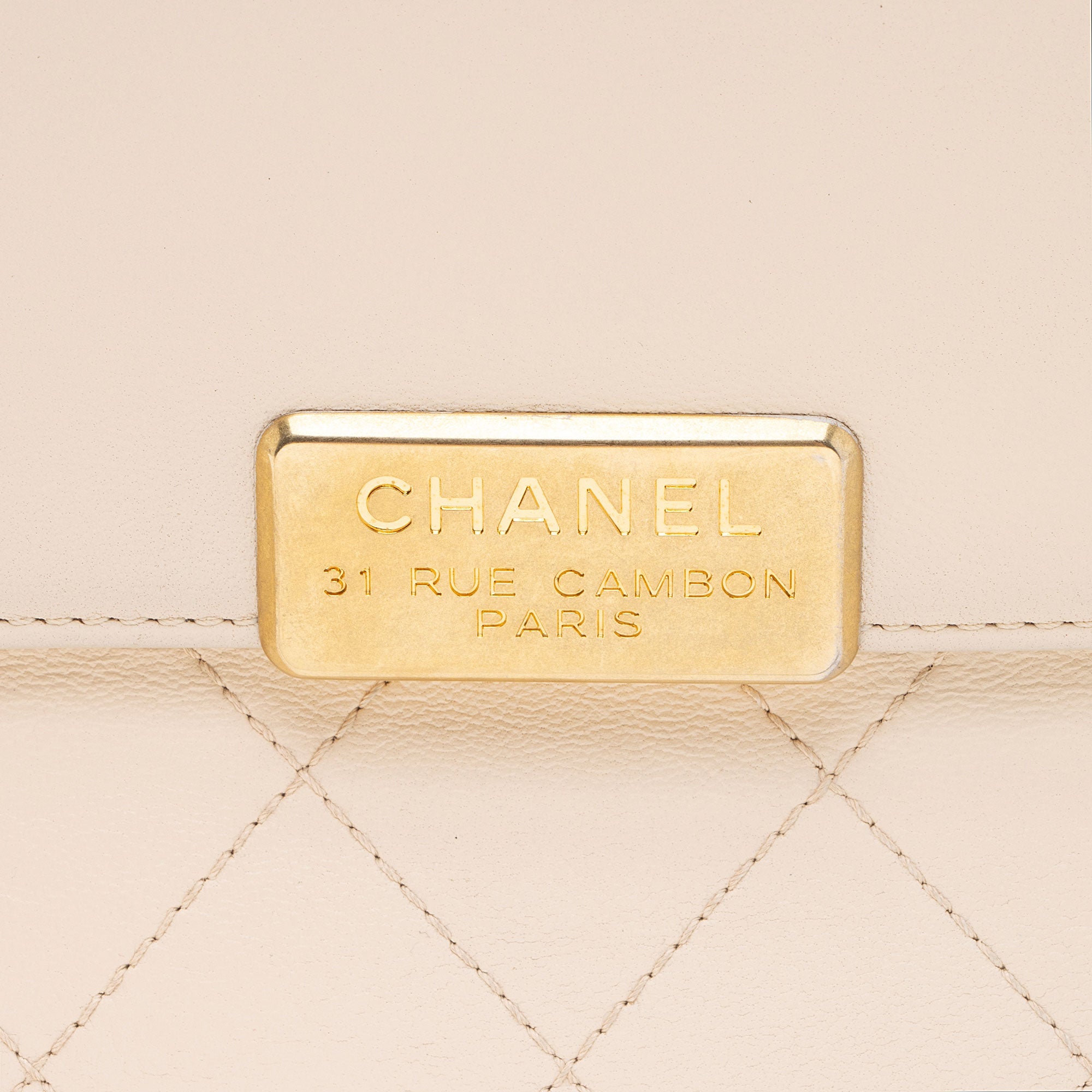 Chanel Lambskin Coco Lux Medium Flap Bag (SHF-mhN1qb)