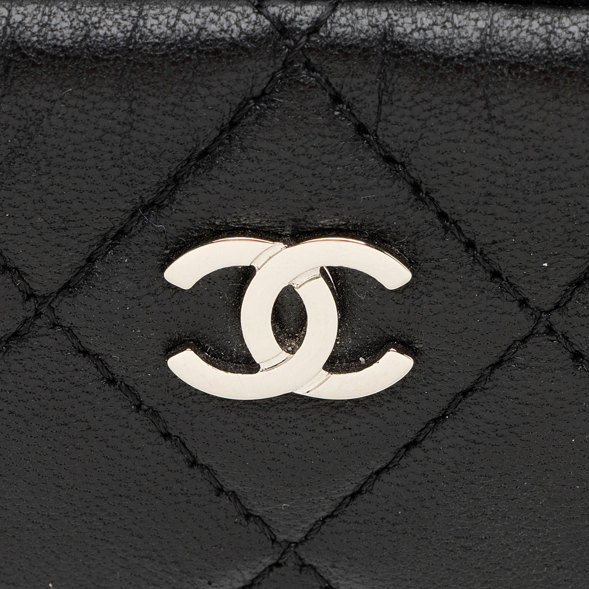 Chanel Lambskin Curvy Small Cosmetic Pouch (SHF-bKQqBi)