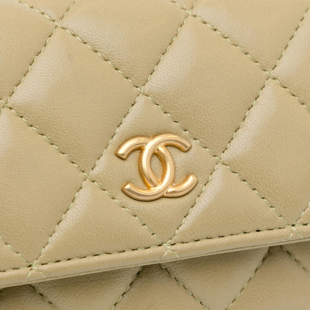 Chanel Lambskin Enamel Coco Hearts Clutch with Chain (SHG-eIwWFs)