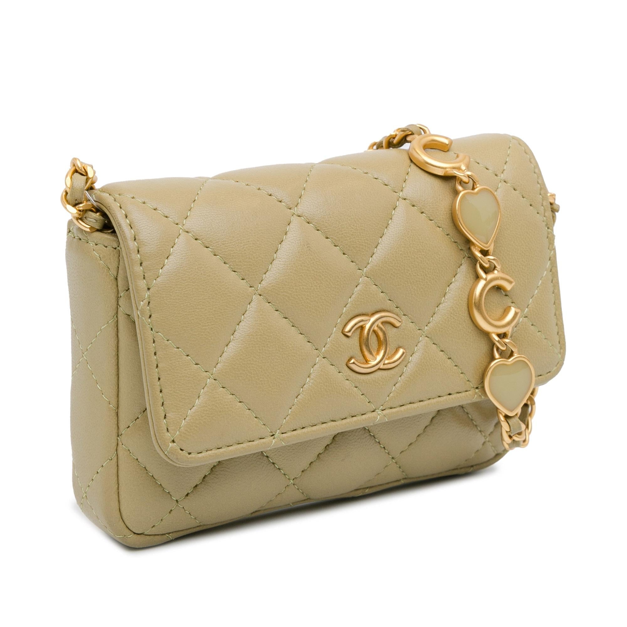 Chanel Lambskin Enamel Coco Hearts Clutch with Chain (SHG-eIwWFs)