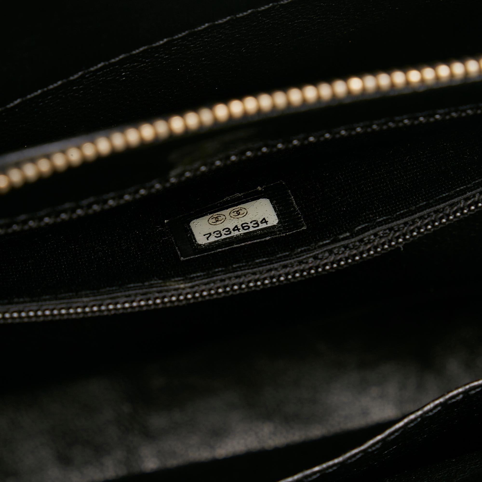 Chanel Lambskin Leather Handbag (SHG-WGibWp)